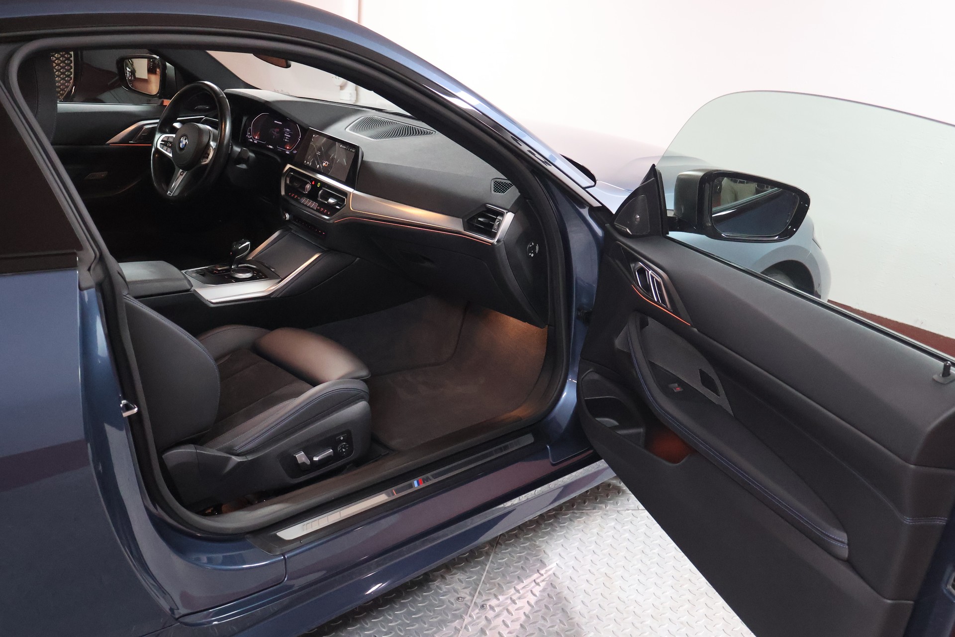 BMW M440i xDrive 48V Coupé Steptronic-image-13