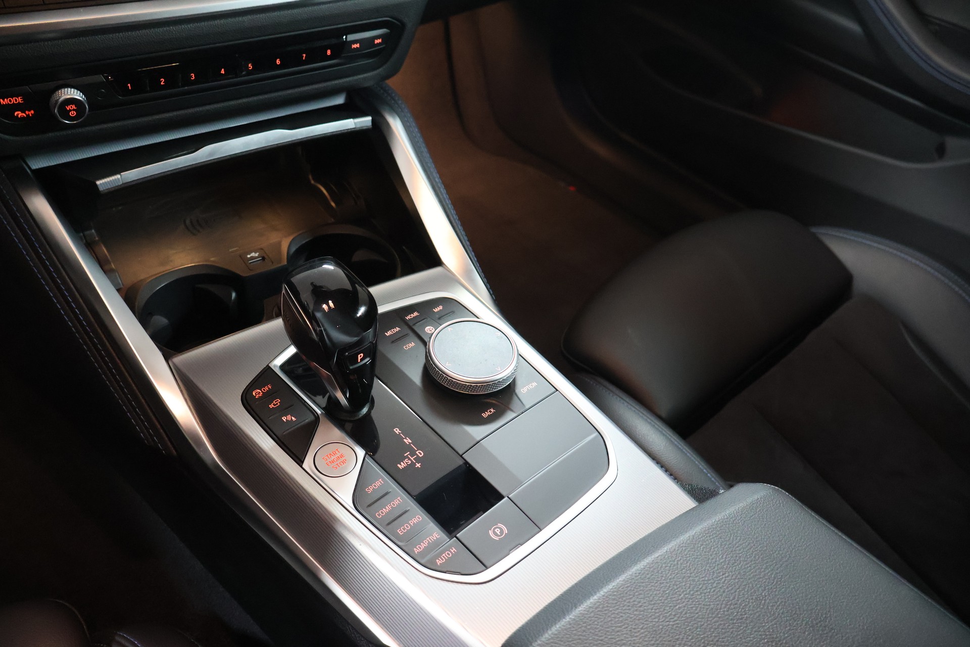 BMW M440i xDrive 48V Coupé Steptronic-image-15