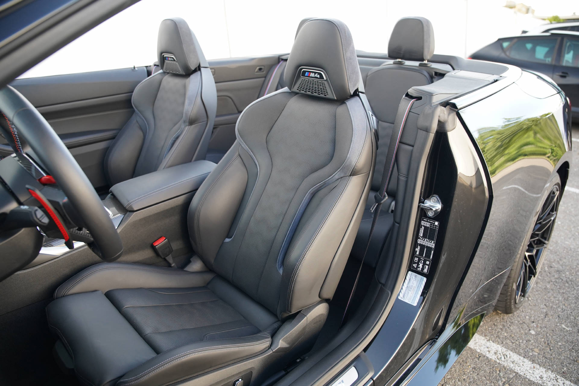 BMW M4 Cabrio Competition M xDrive LCI-image-9