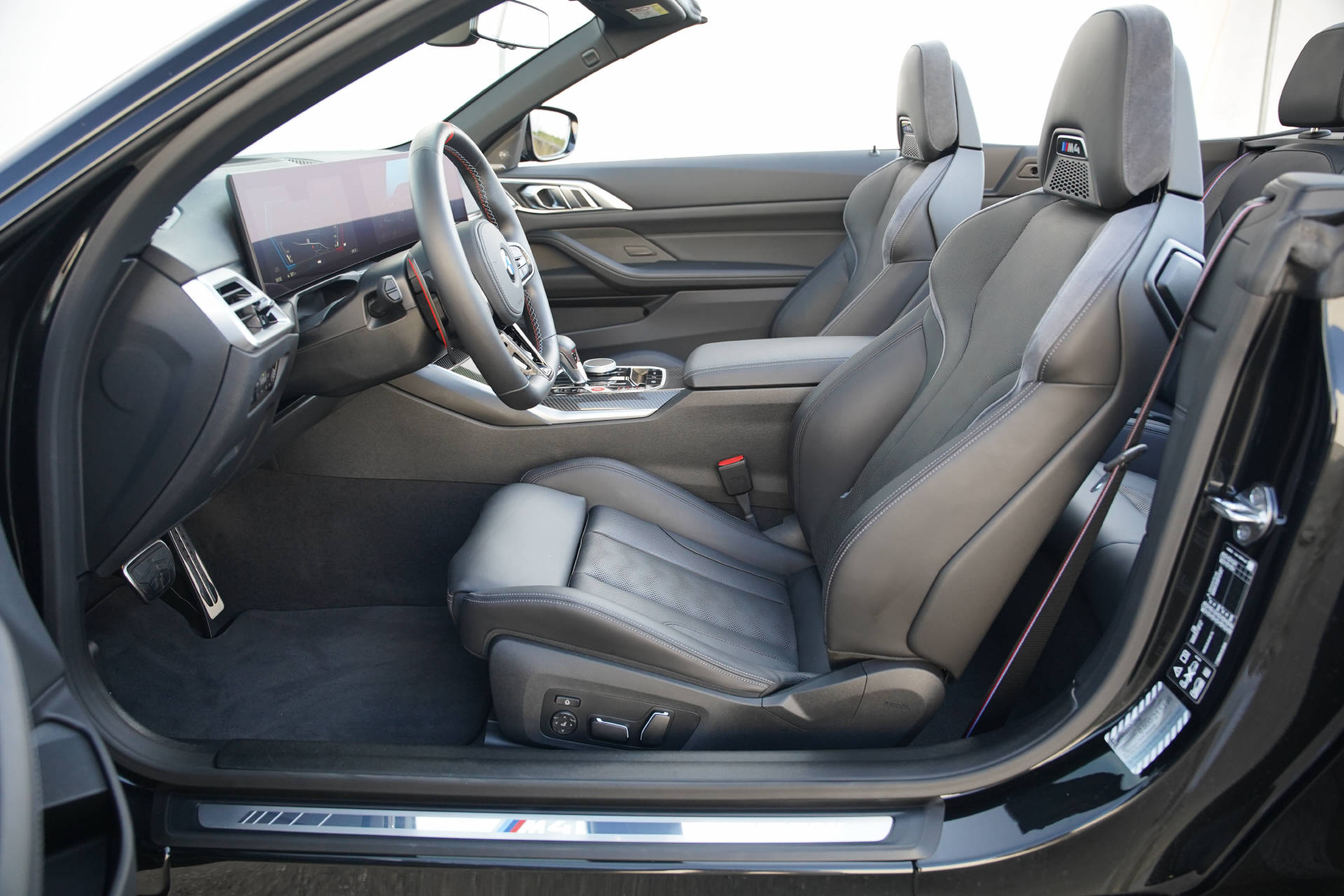 BMW M4 Cabrio Competition M xDrive LCI-image-7