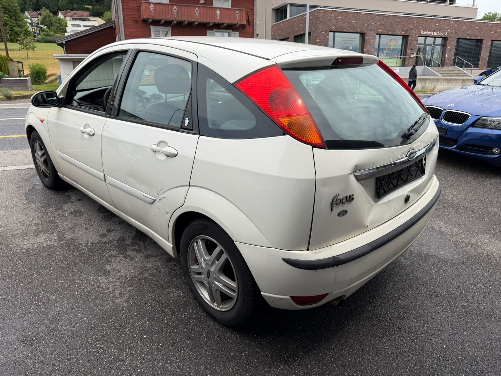 FORD Focus 1.6i 16V Ghia-image-4