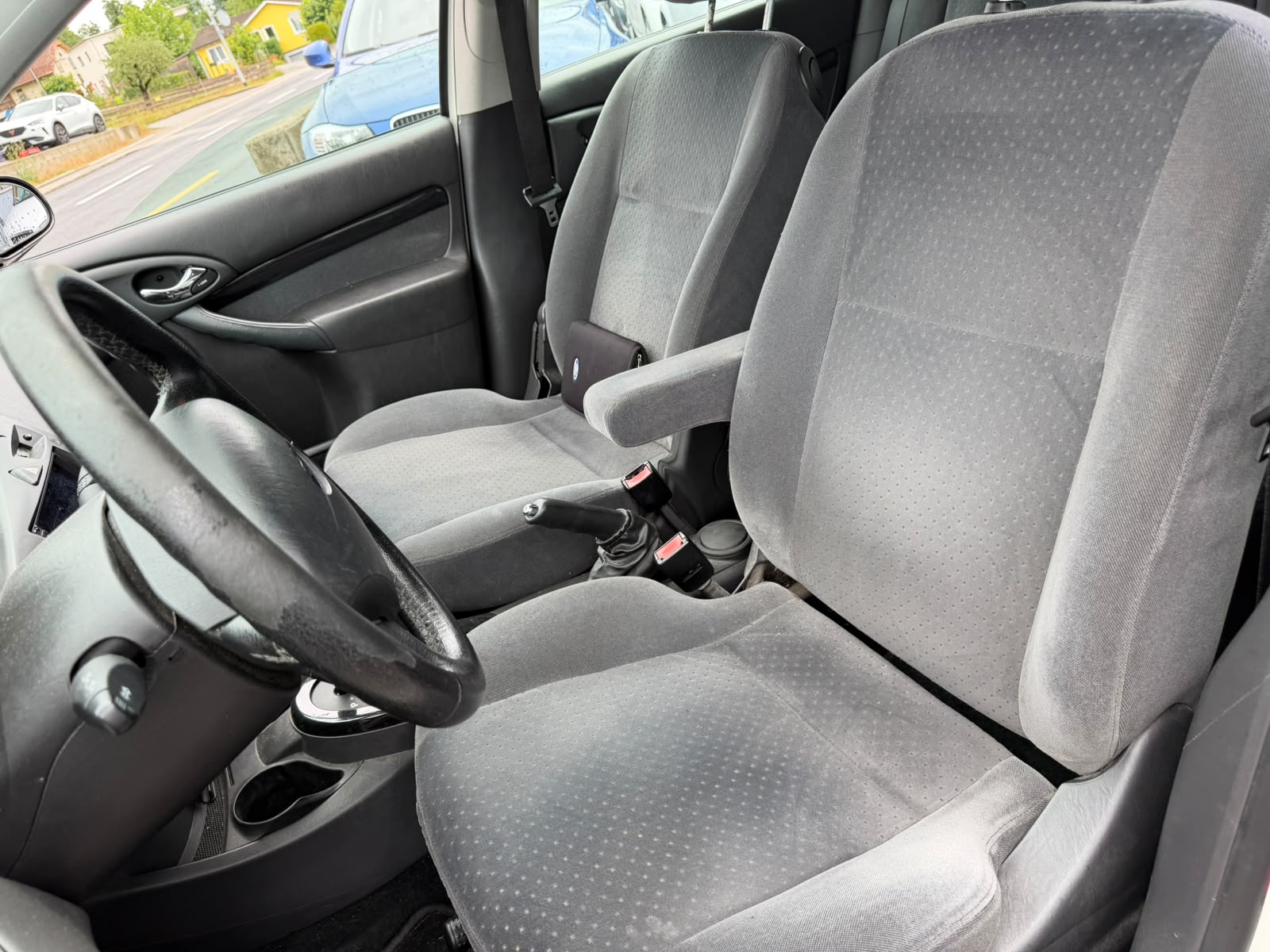 FORD Focus 1.6i 16V Ghia-image-5