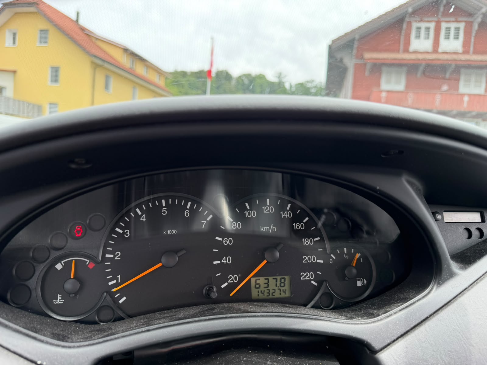 FORD Focus 1.6i 16V Ghia-image-6