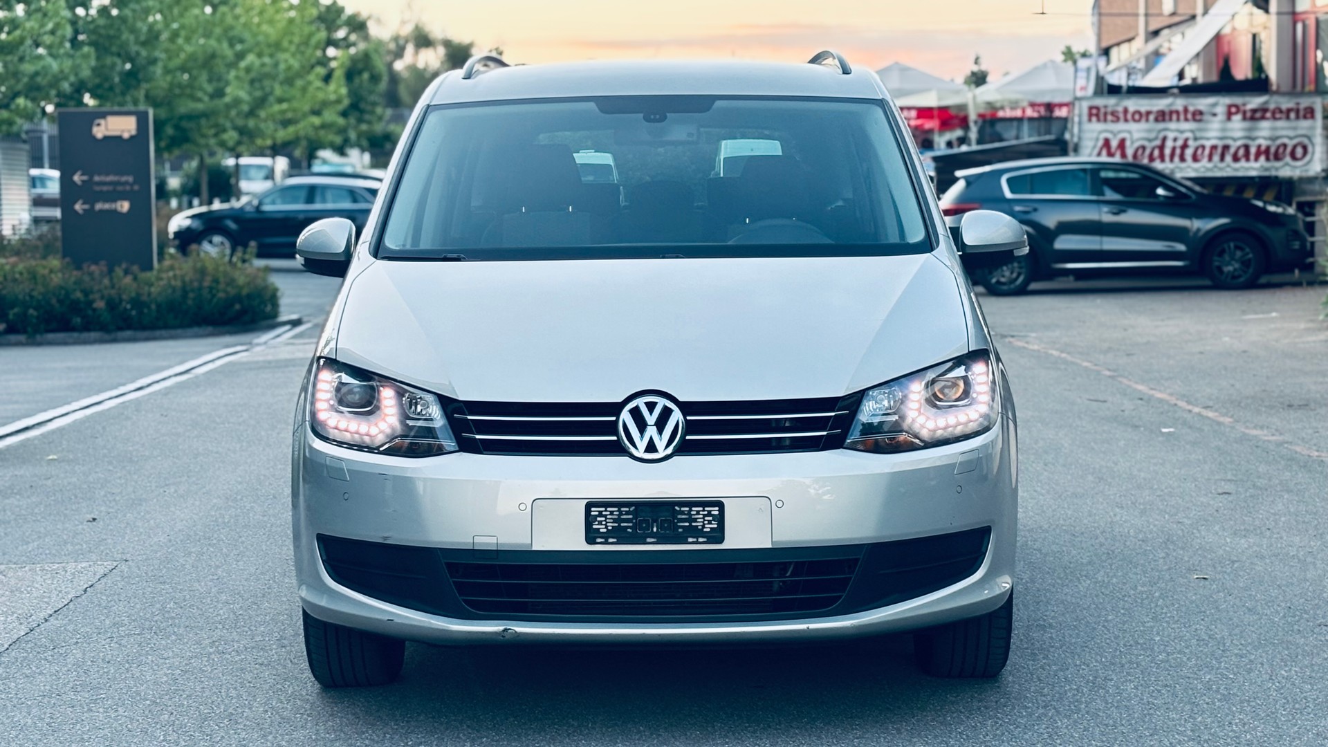 VW Sharan 2.0 TDI BlueMotion Technology Trendline DSG-image-4