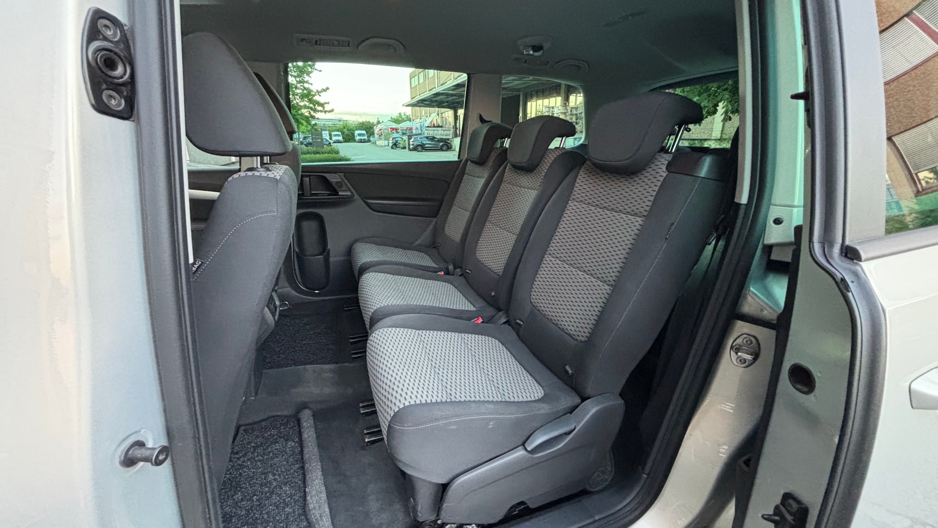 VW Sharan 2.0 TDI BlueMotion Technology Trendline DSG-image-7