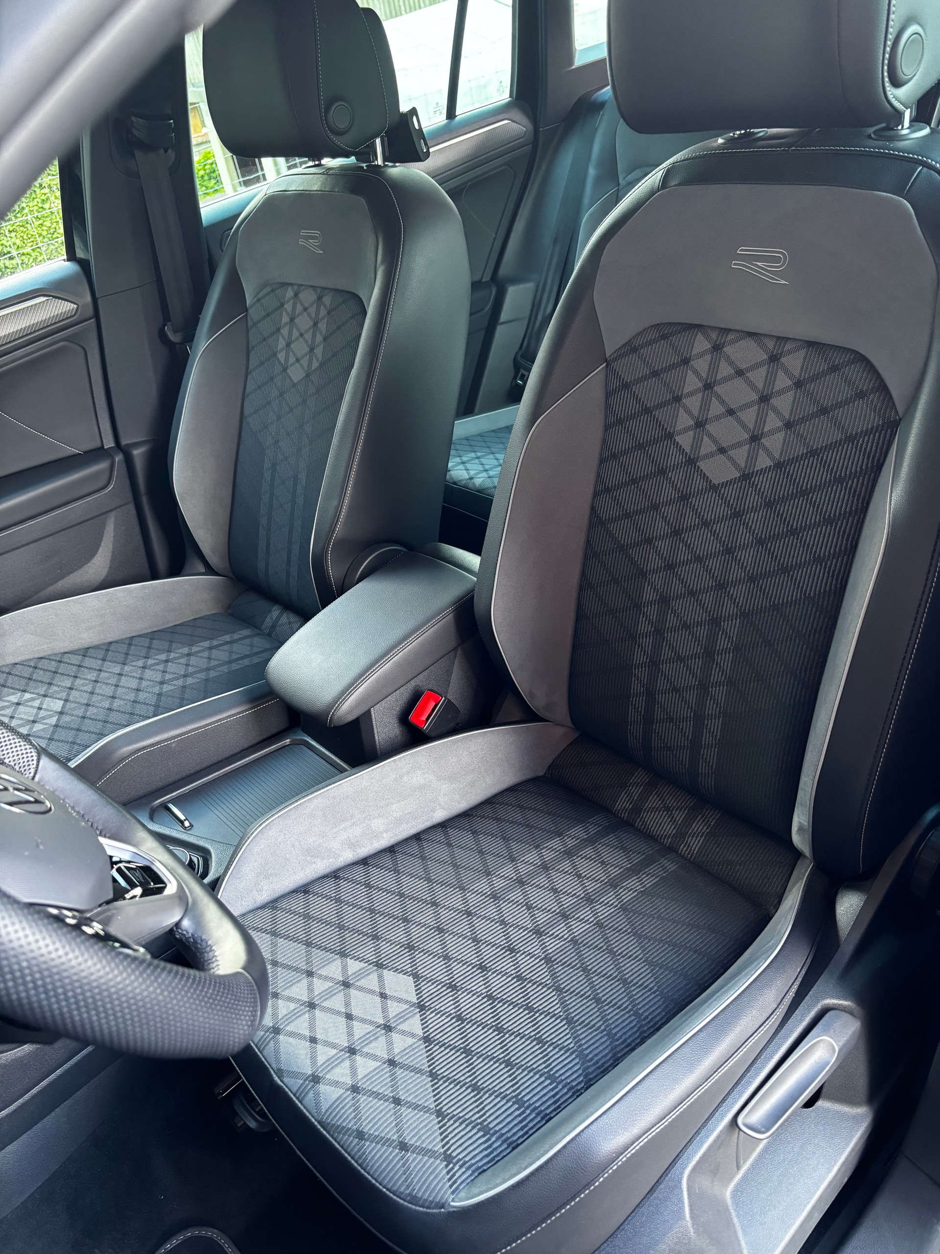 VW 2.0 TSI R-Line DSG-image-4