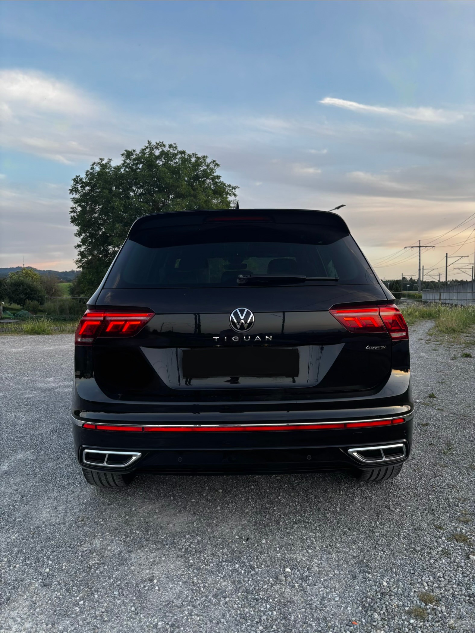 VW TIGUAN 2.0 TSI R-Line DSG-image-1