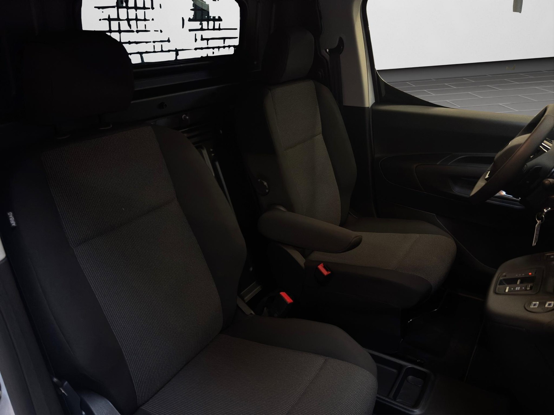 PEUGEOT e-Partner Kaw. 800 Long 50 kWh-image-12
