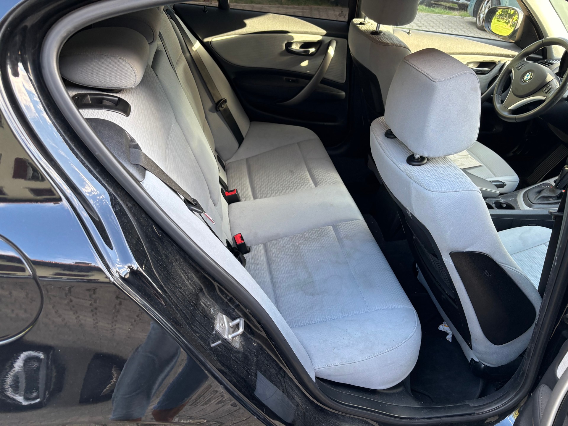 BMW 118i Dynamic Edition Steptronic-image-4