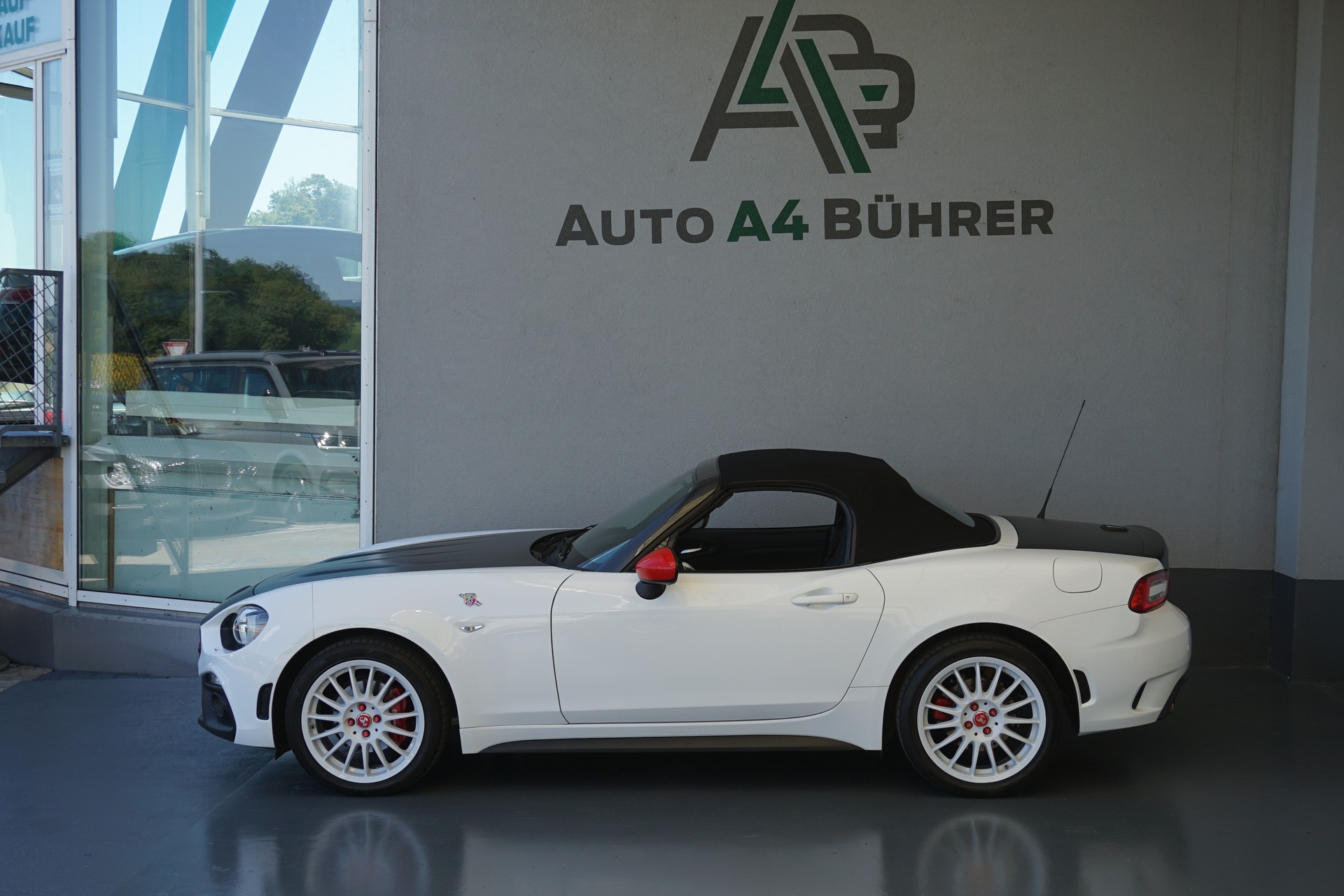 FIAT 124 Spider 1.4 TB Abarth 170PS Automat-image-0