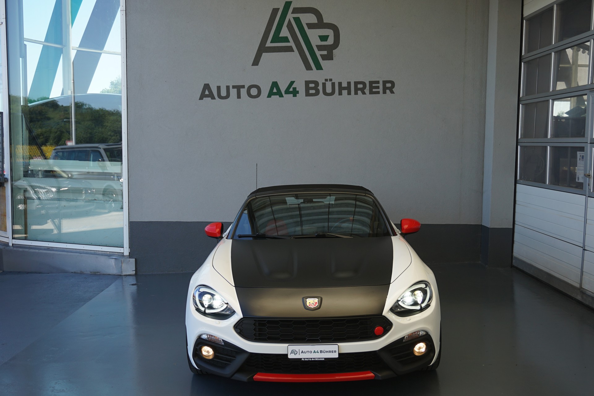 FIAT 124 Spider 1.4 TB Abarth 170PS Automat-image-15
