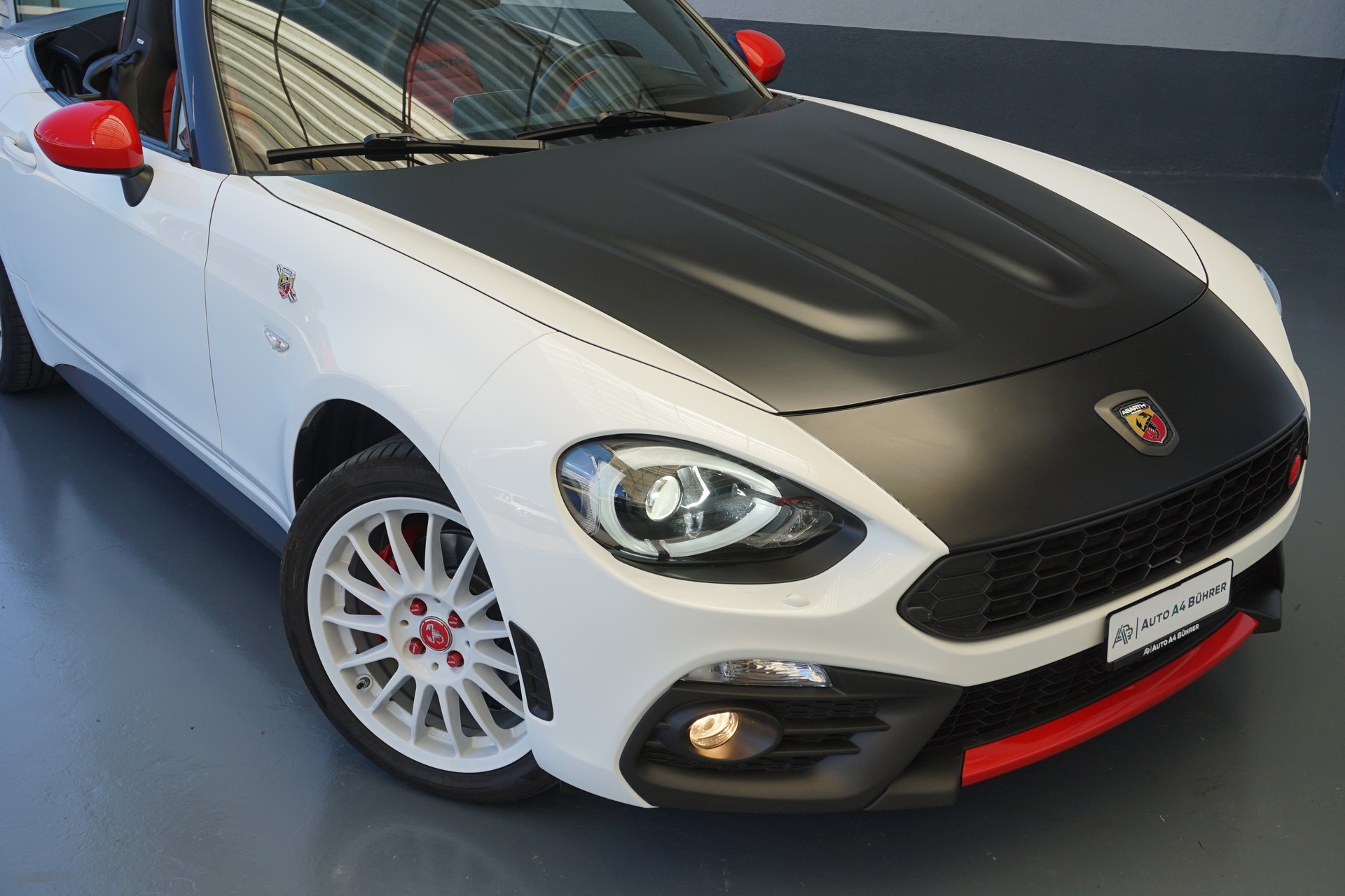 FIAT 124 Spider 1.4 TB Abarth 170PS Automat-image-6