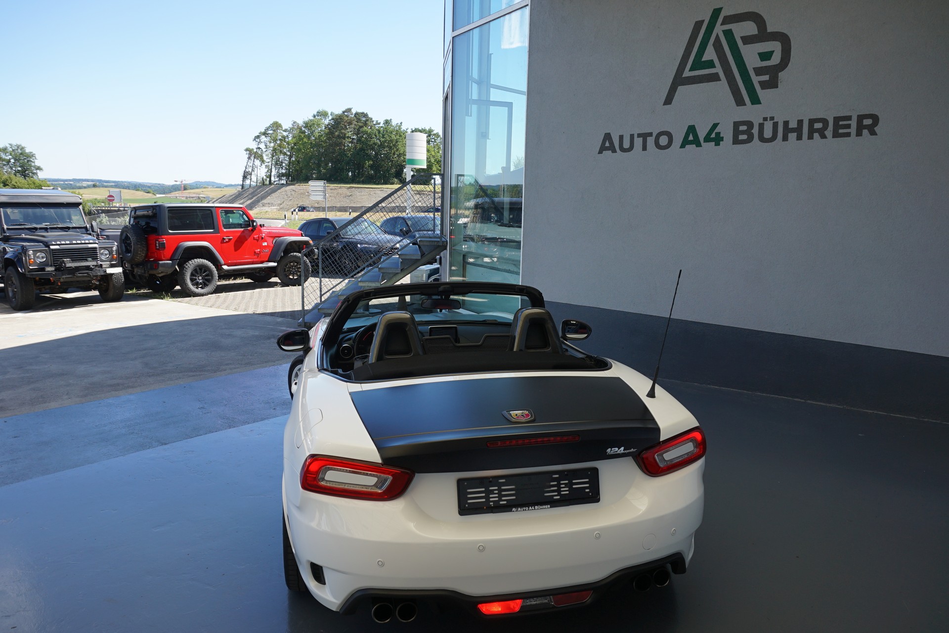 FIAT 124 Spider 1.4 TB Abarth 170PS Automat-image-12