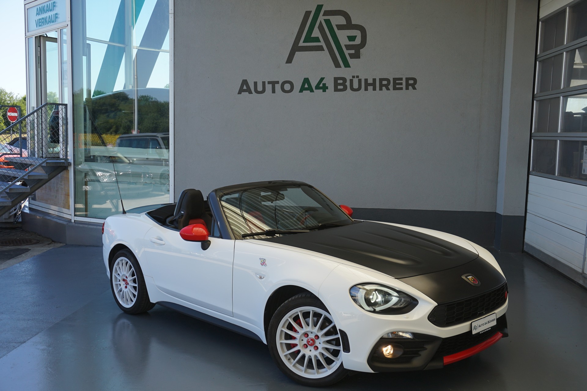 FIAT 124 Spider 1.4 TB Abarth 170PS Automat-image-5