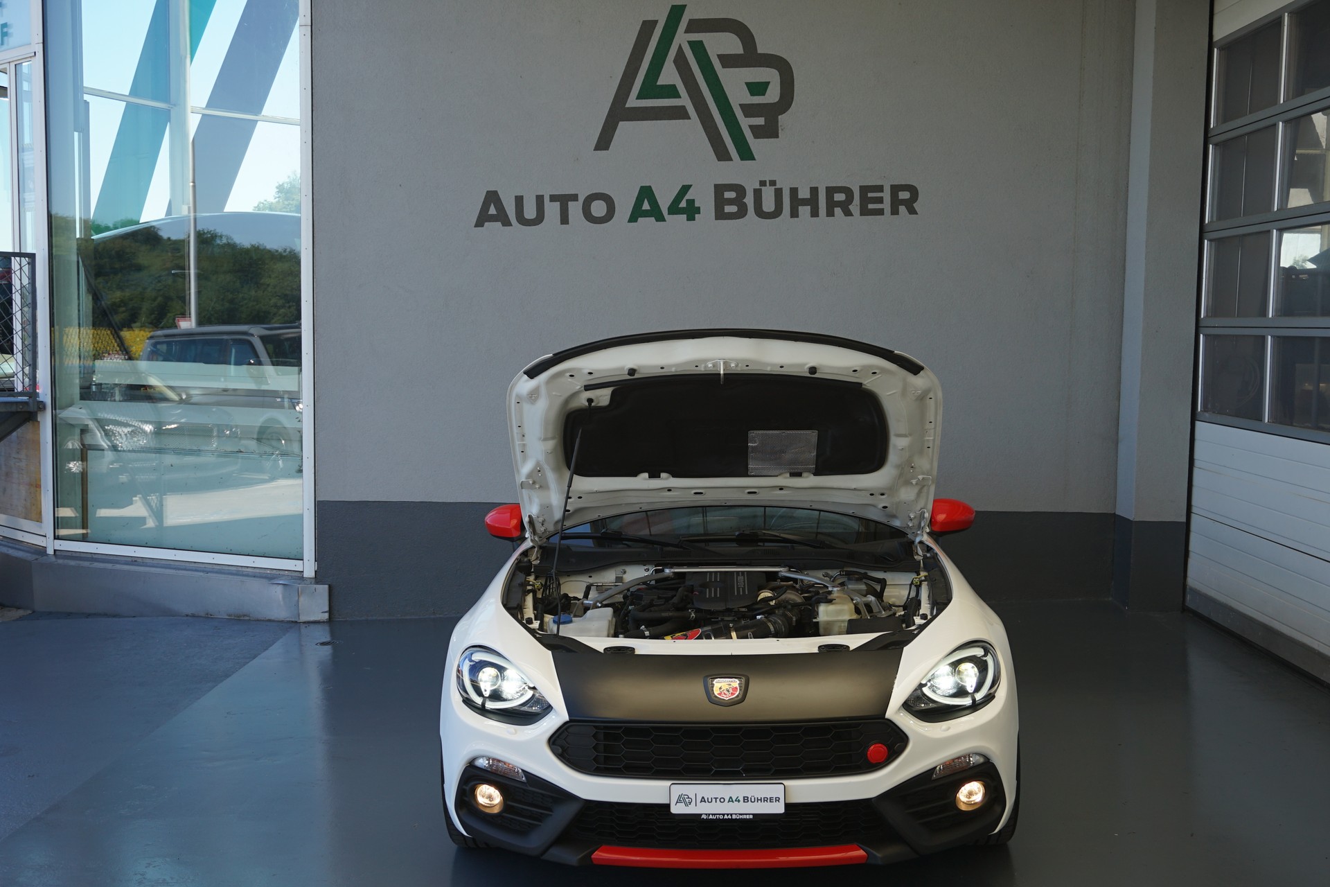 FIAT 124 Spider 1.4 TB Abarth 170PS Automat-image-21