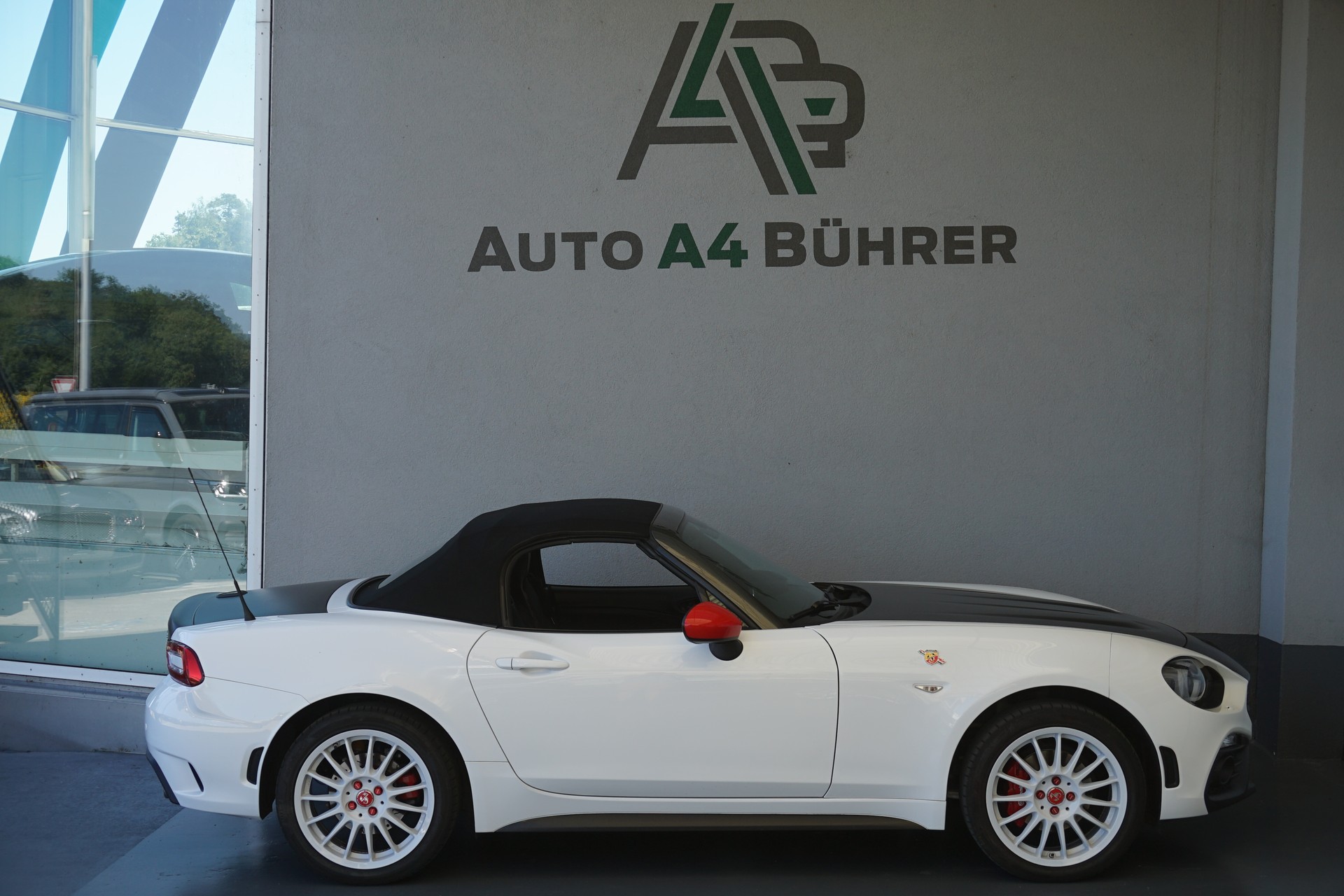 FIAT 124 Spider 1.4 TB Abarth 170PS Automat-image-7