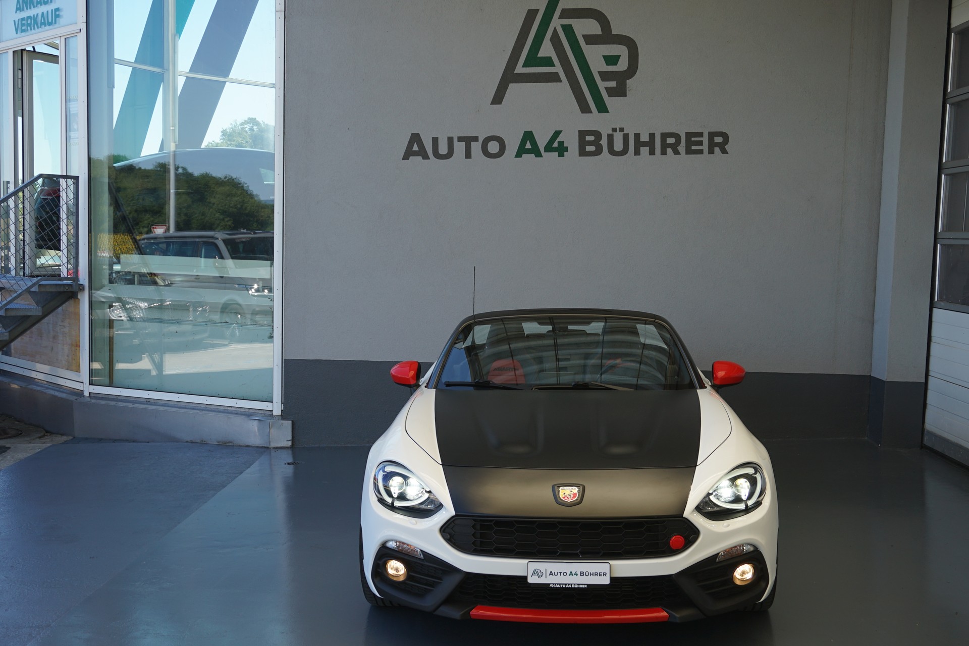 FIAT 124 Spider 1.4 TB Abarth 170PS Automat-image-16