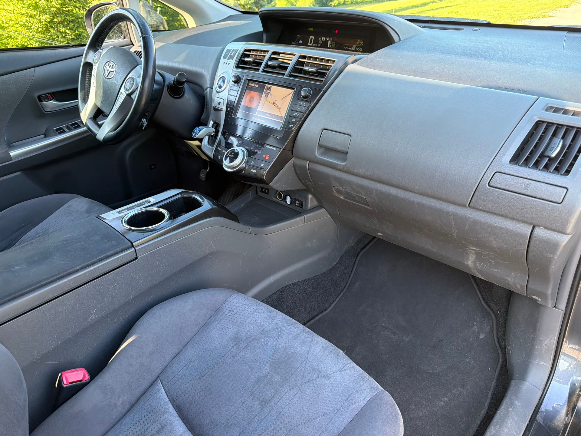 TOYOTA Prius+ 1.8 VVT-i HSD Sol Premium-image-5