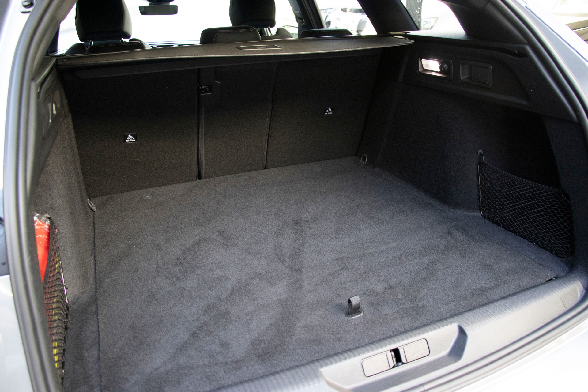 PEUGEOT 308 SW 1.2 HEV 145 GT-image-9