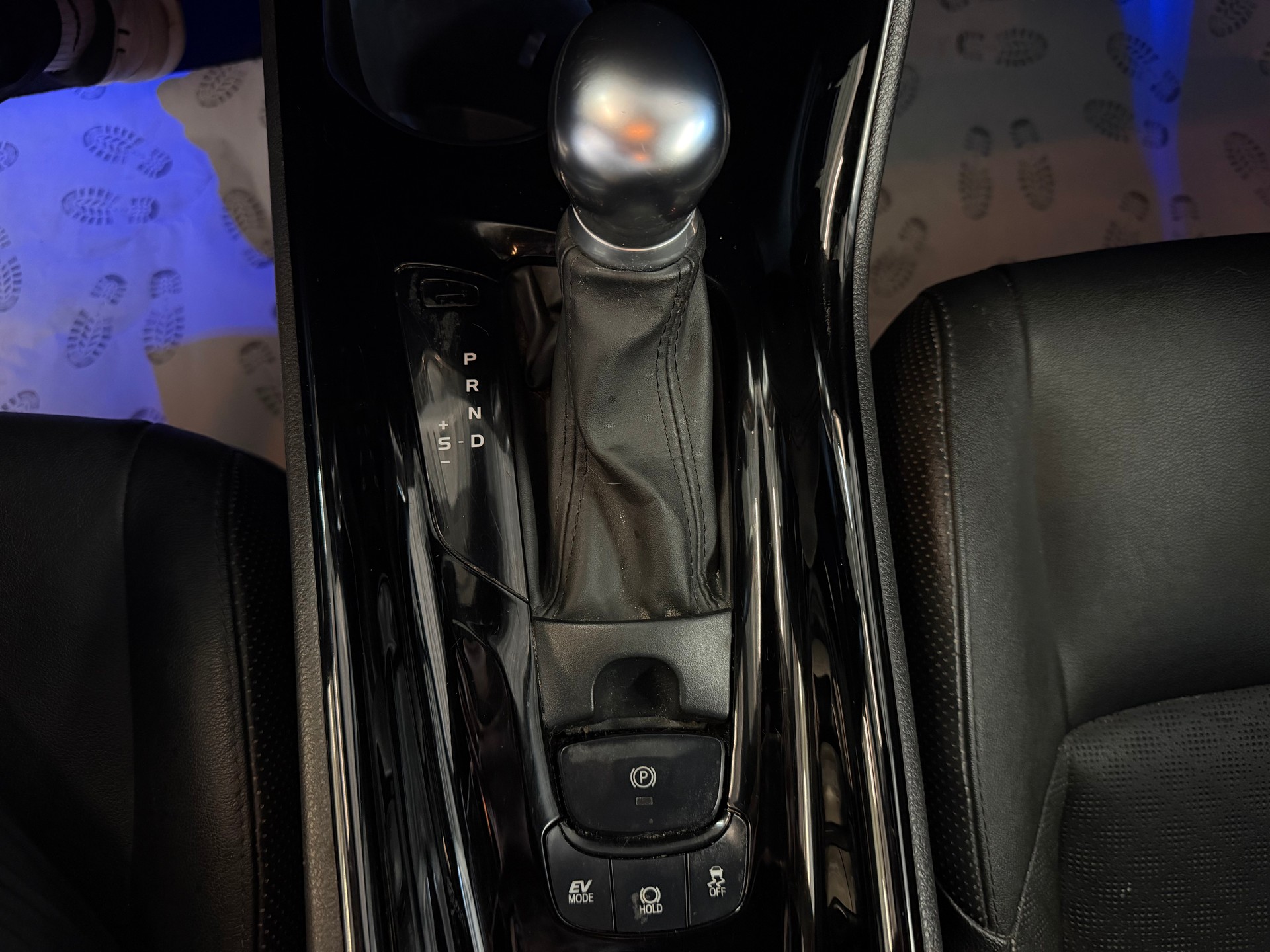 TOYOTA C-HR 2.0 HSD CVT Launch Edition | CH-Auto | 1-Hand | Frisch MFK | Ab Service-image-12
