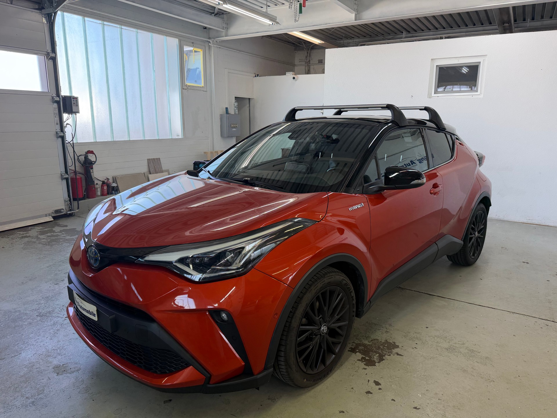 TOYOTA C-HR 2.0 HSD CVT Launch Edition | CH-Auto | 1-Hand | Frisch MFK | Ab Service-image-1