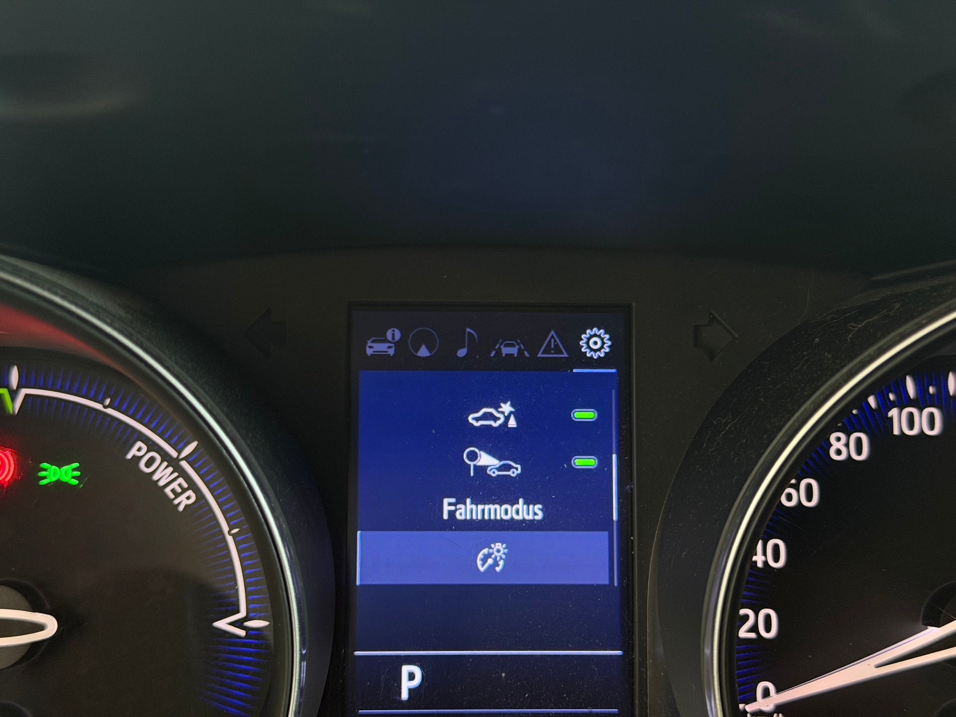 TOYOTA C-HR 2.0 HSD CVT Launch Edition | CH-Auto | 1-Hand | Frisch MFK | Ab Service-image-19