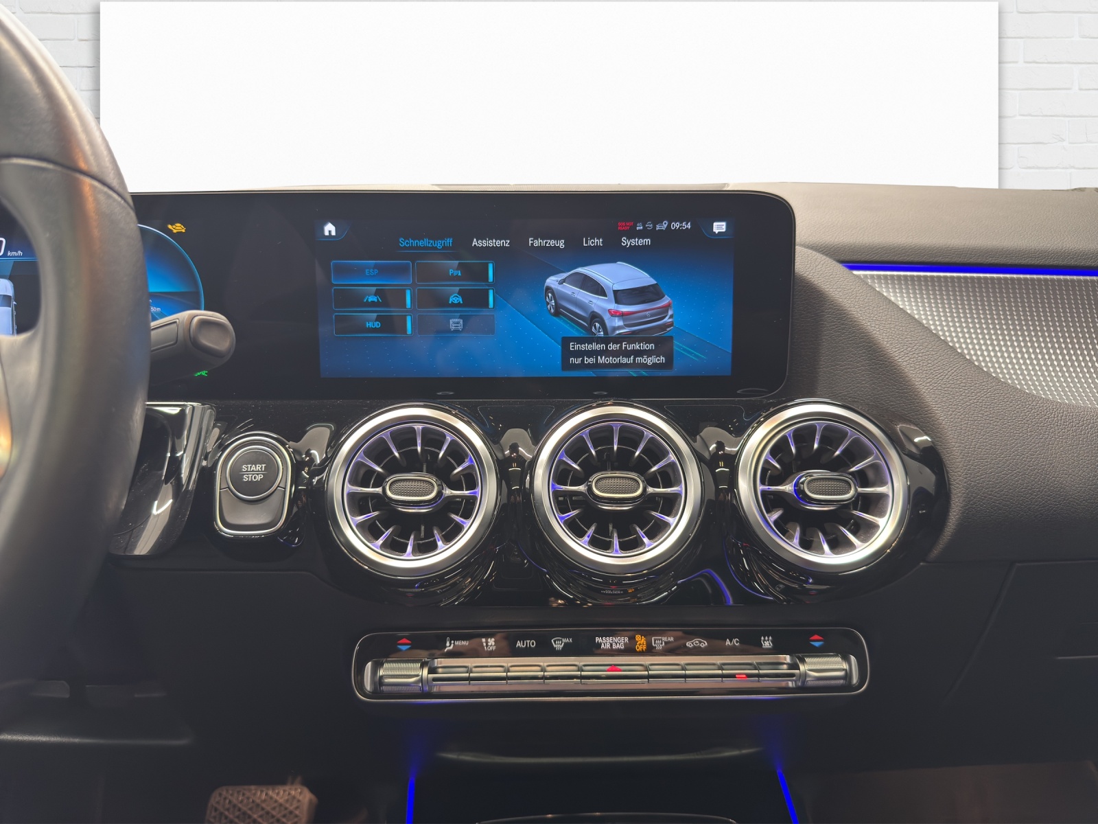 MERCEDES-BENZ EQA 300 Swiss Star 4Matic-image-8