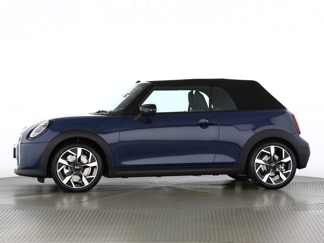 MINI Cooper S Cabriolet DKG-showroom-element-2