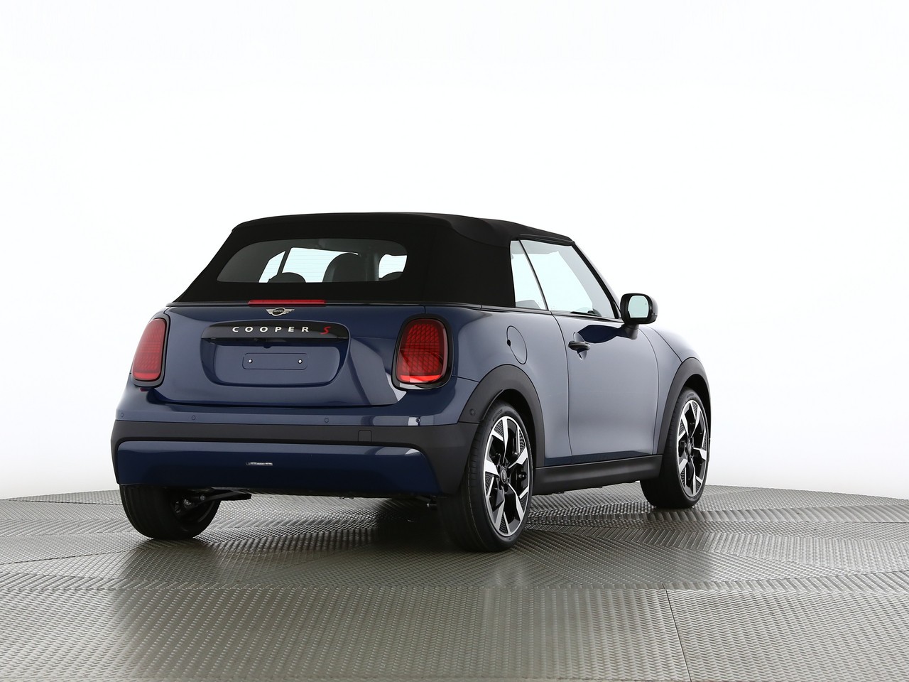 MINI Cooper S Cabriolet DKG-showroom-element-1