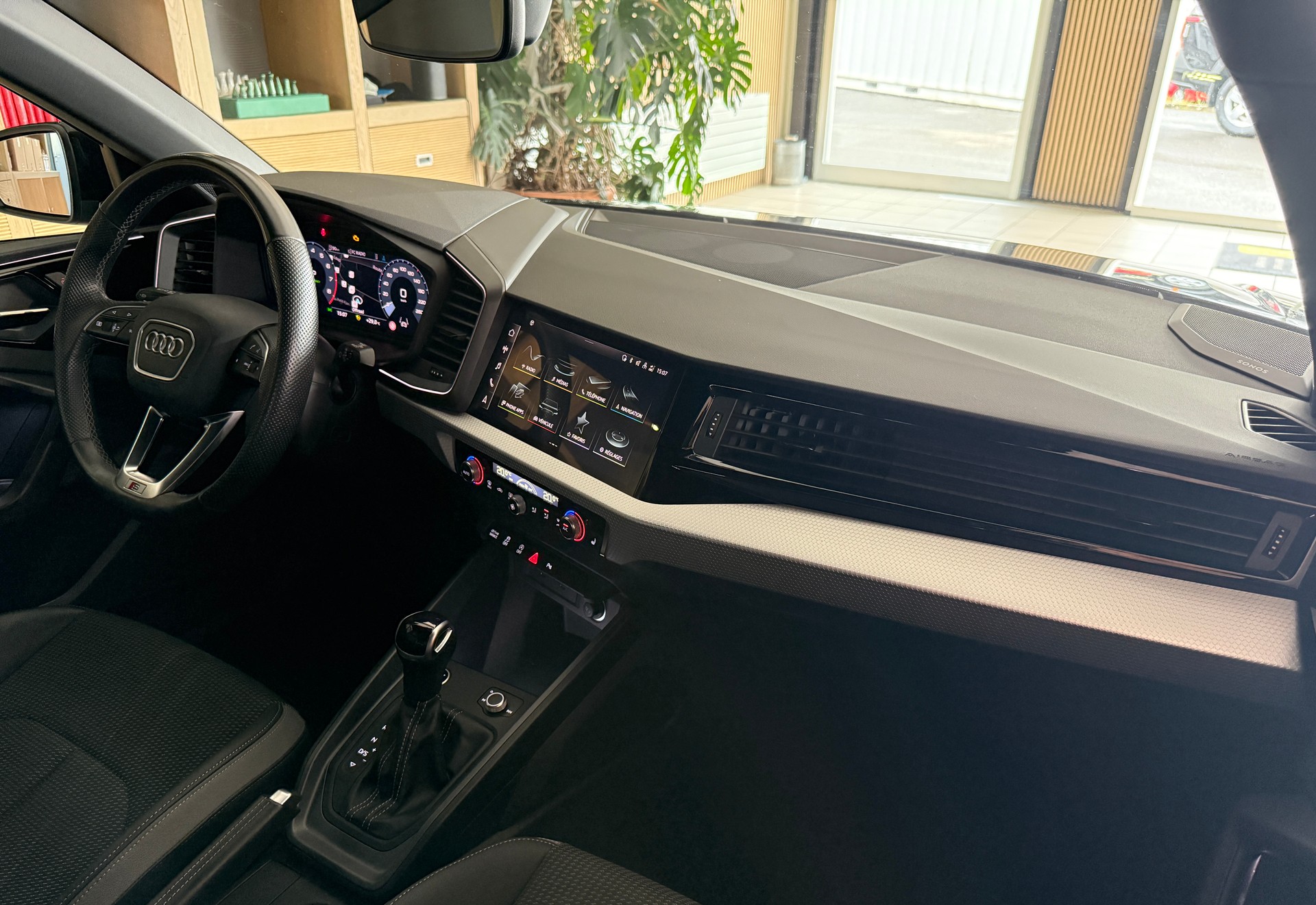 AUDI A1 Sportback 30 TFSI S Line S-tronic-image-16
