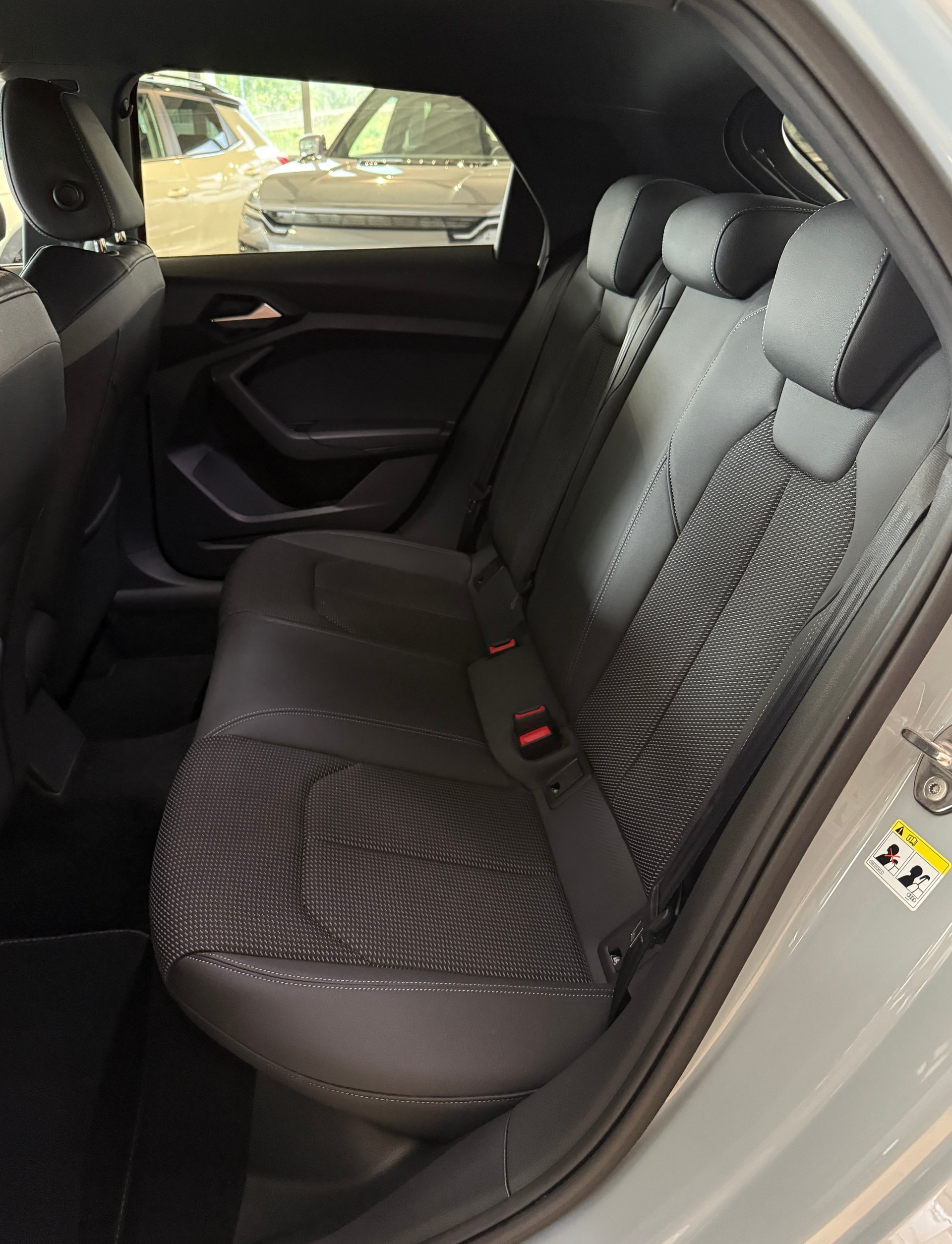 AUDI A1 Sportback 30 TFSI S Line S-tronic-image-22