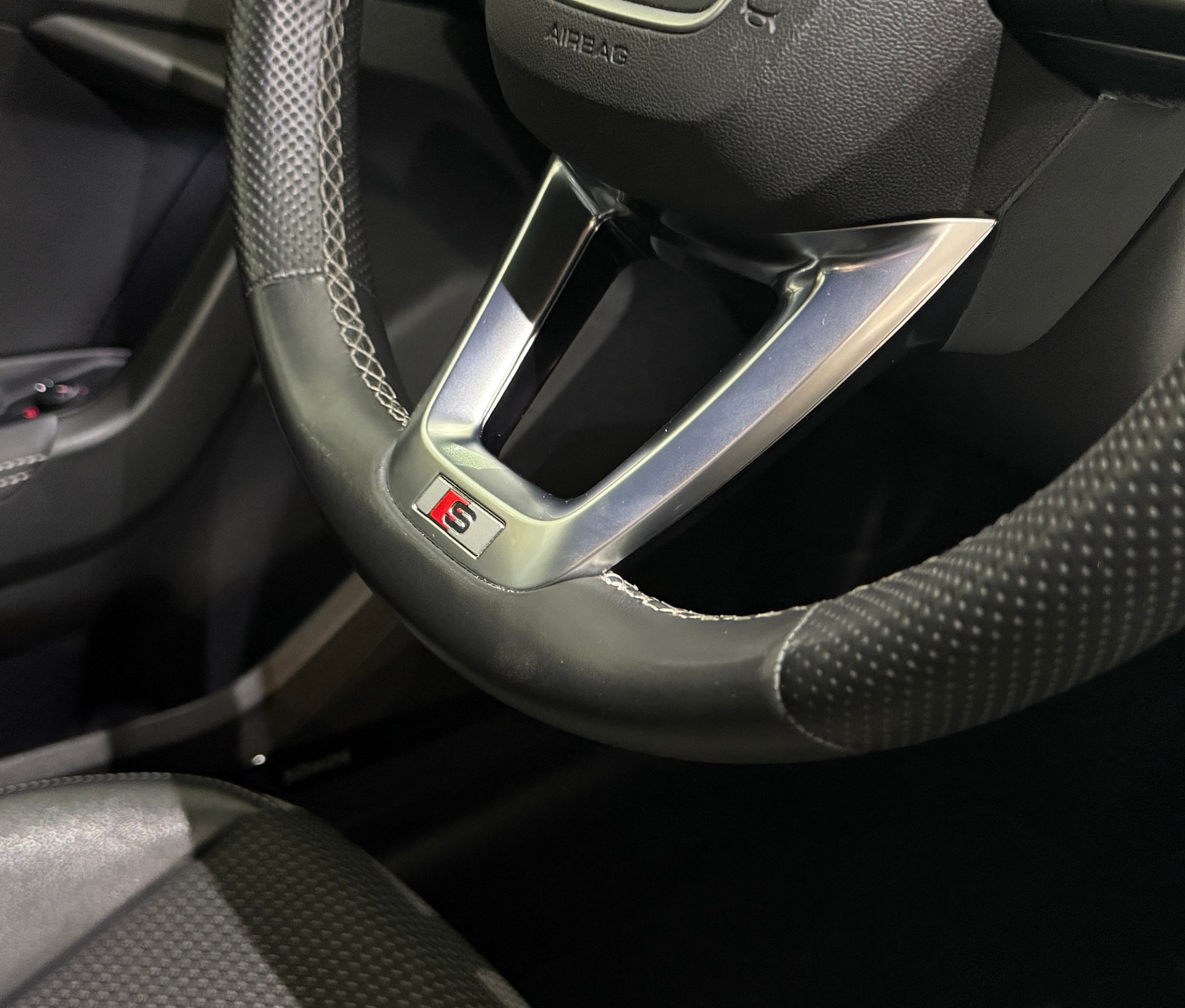 AUDI A1 Sportback 30 TFSI S Line S-tronic-image-19