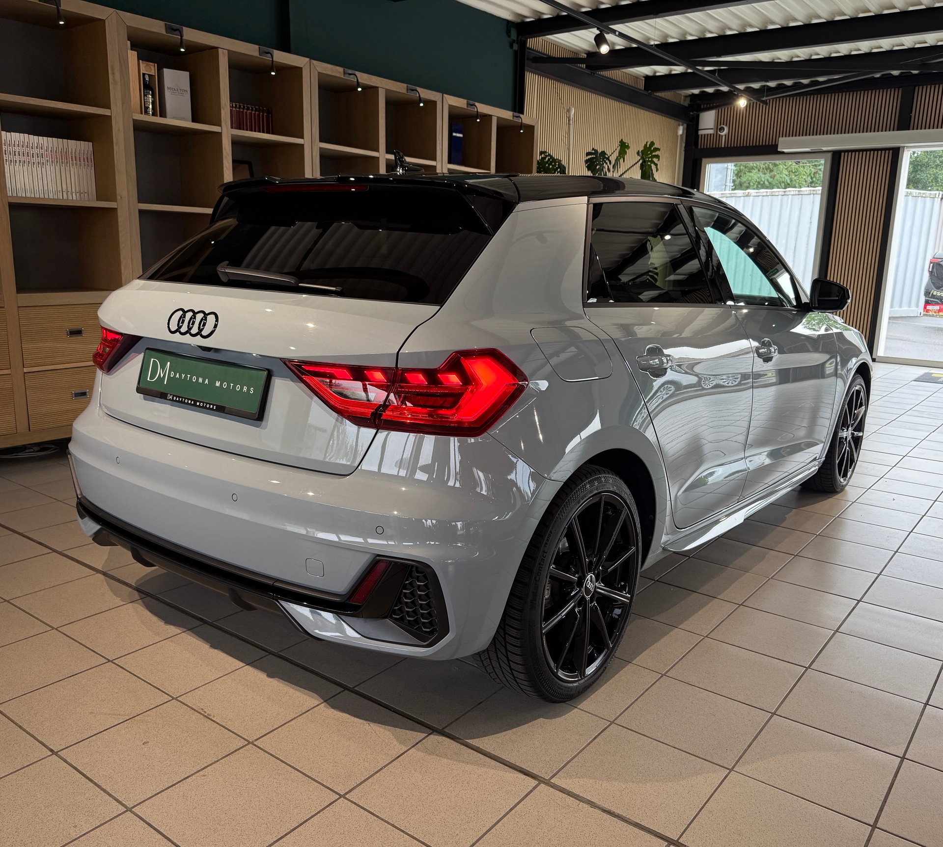 AUDI A1 Sportback 30 TFSI S Line S-tronic-image-4