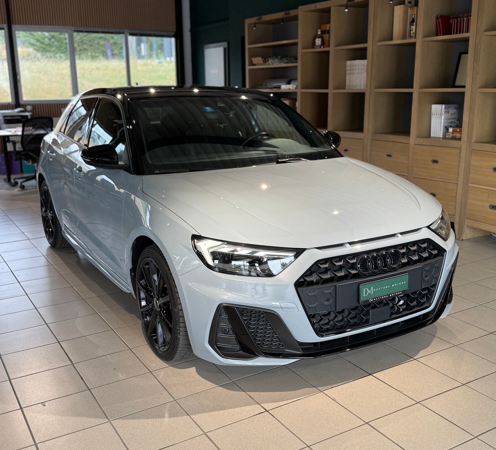 AUDI A1 Sportback 30 TFSI S Line S-tronic-image-1