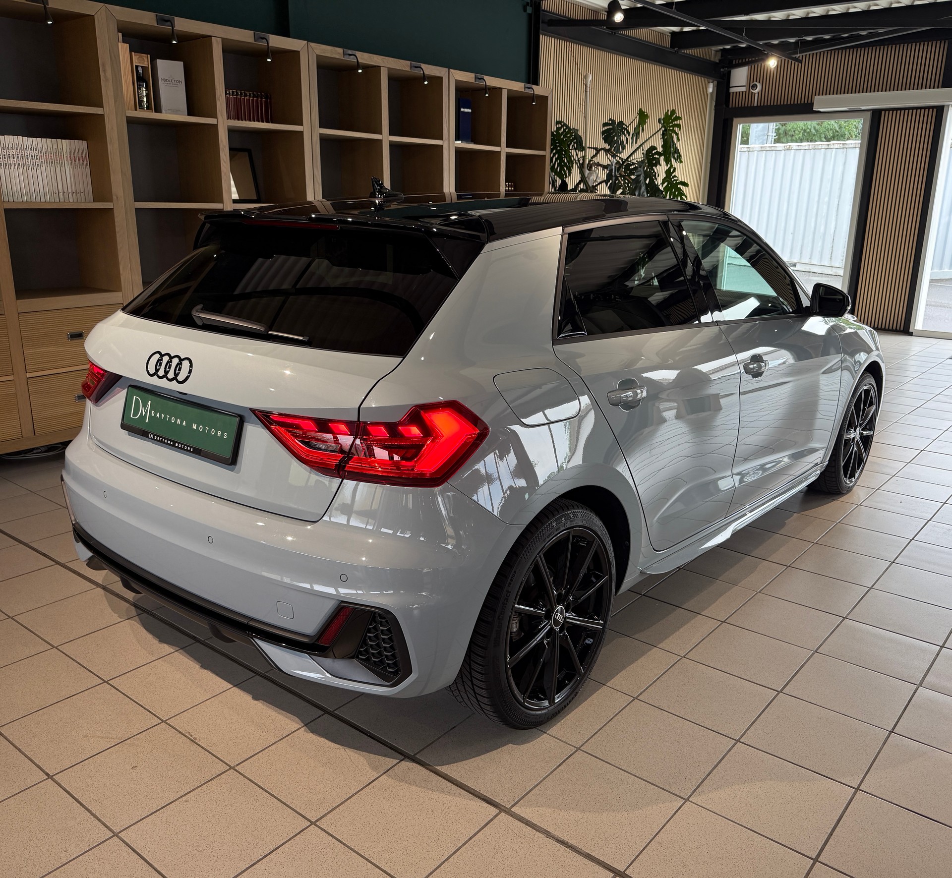 AUDI A1 Sportback 30 TFSI S Line S-tronic-image-2