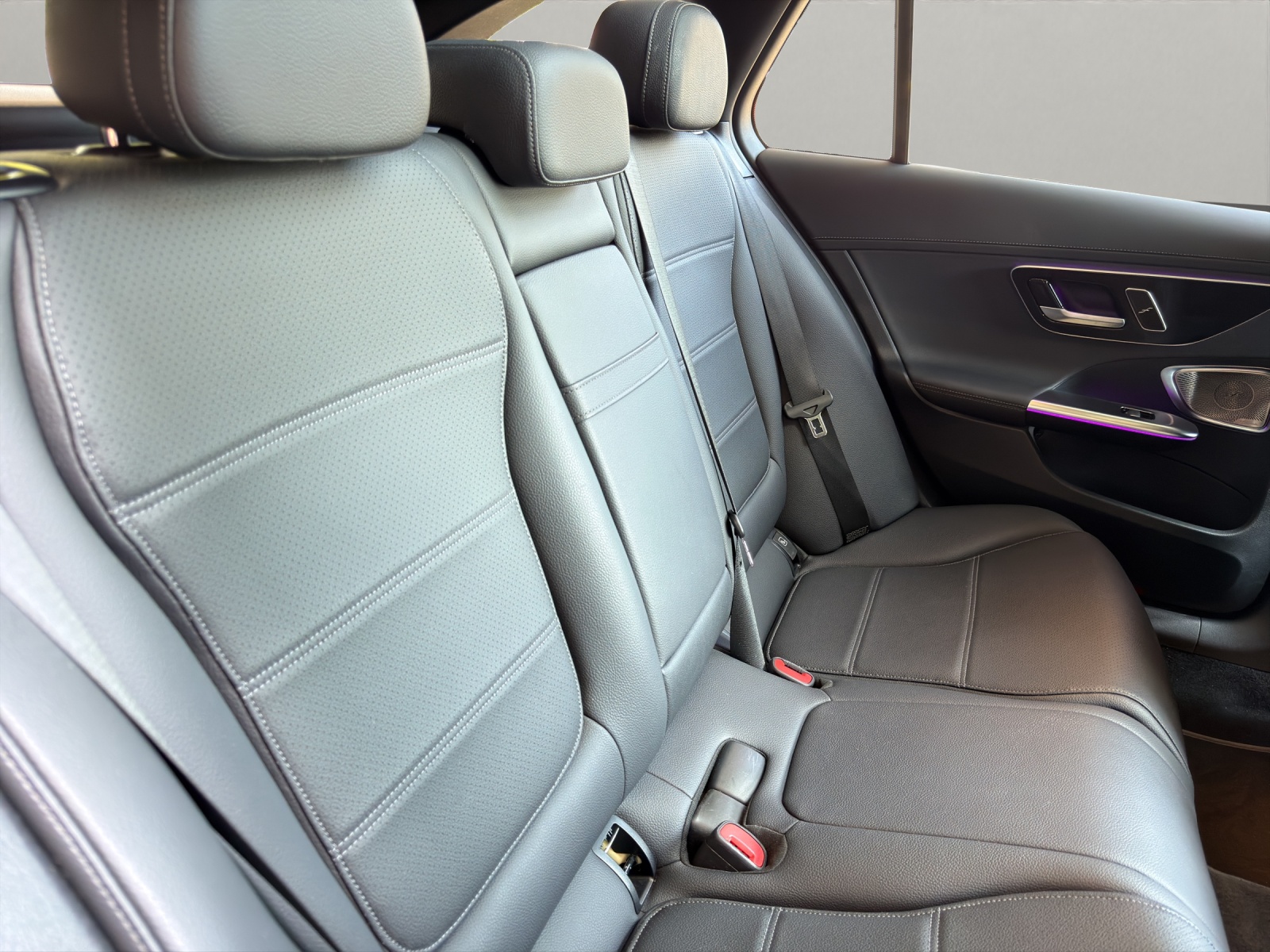 MERCEDES-BENZ C 220 d AMG Line 4matic Kombi-image-15