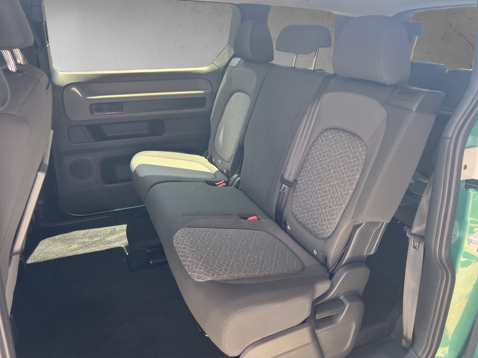 VW ID.Buzz LWB Pro 4 Motion-image-8