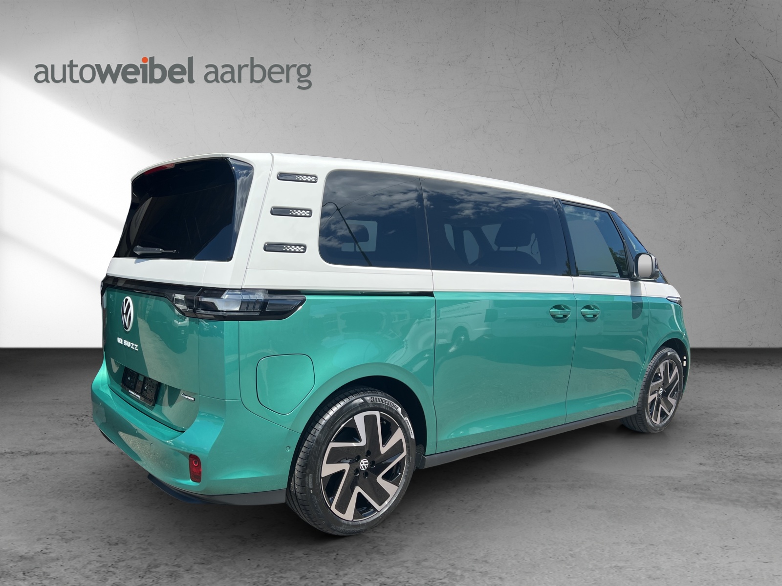 VW ID.Buzz LWB Pro 4 Motion-showroom-element-1