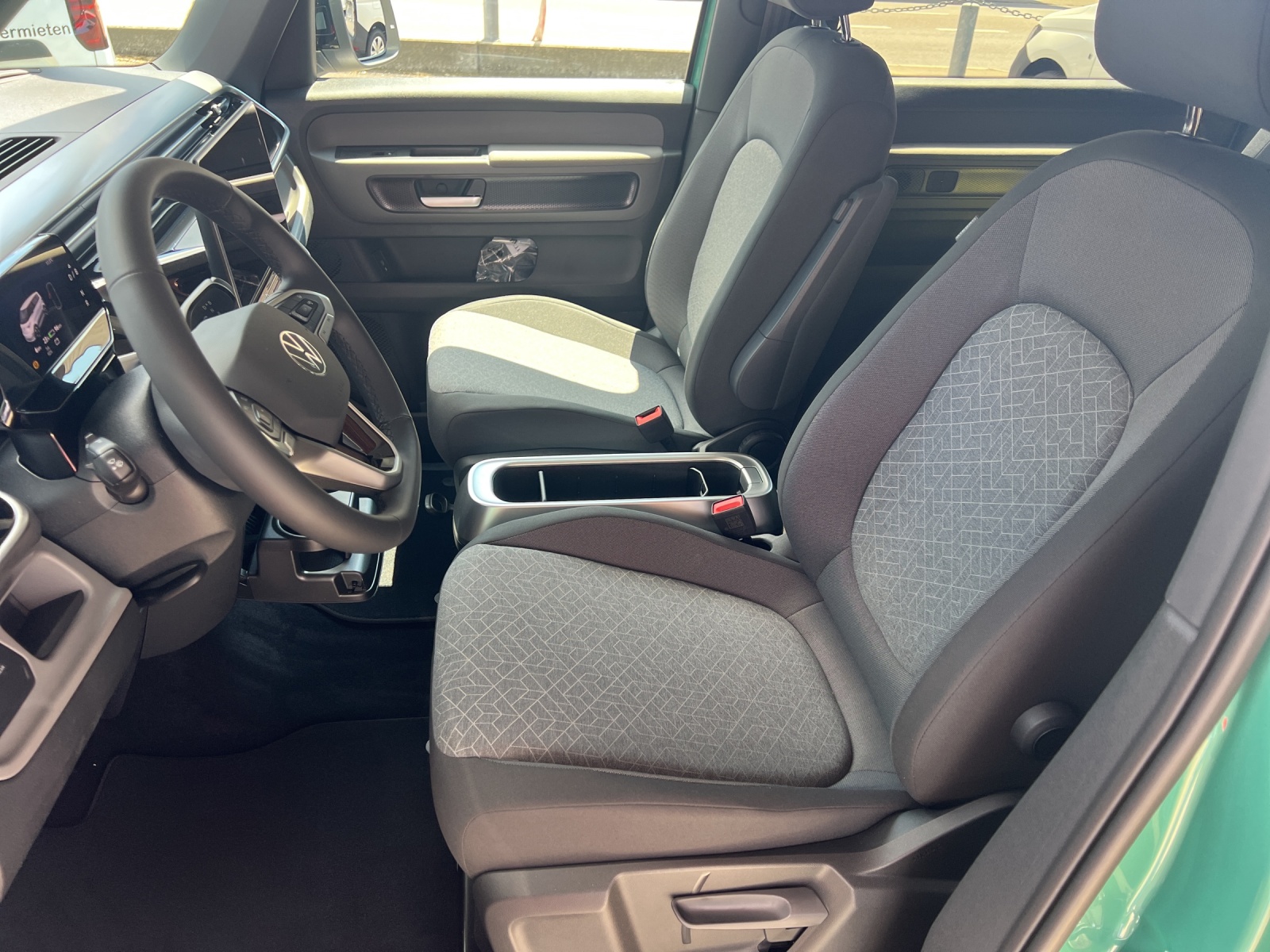 VW ID.Buzz LWB Pro 4 Motion-image-6