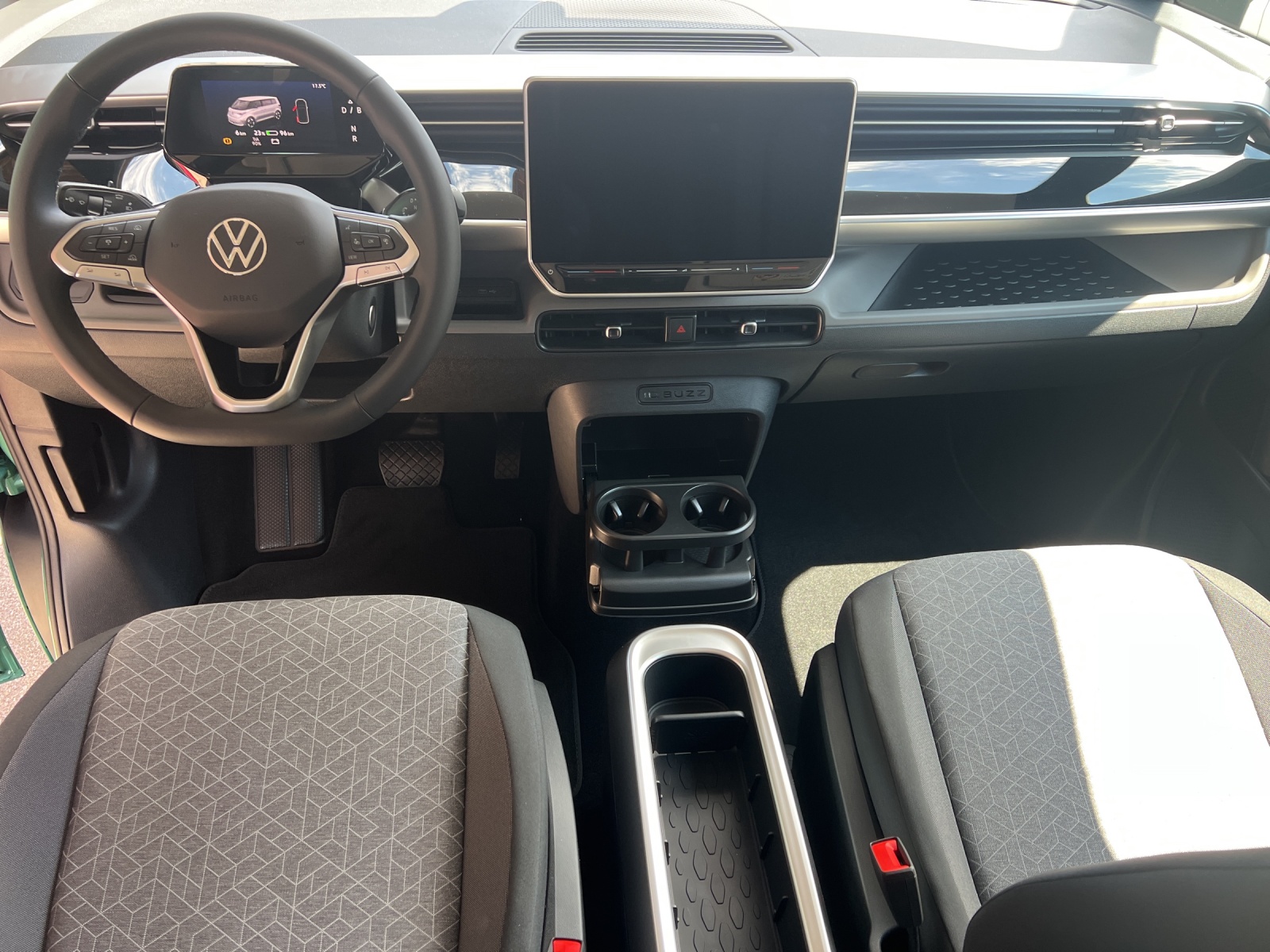 VW ID.Buzz LWB Pro 4 Motion-image-7