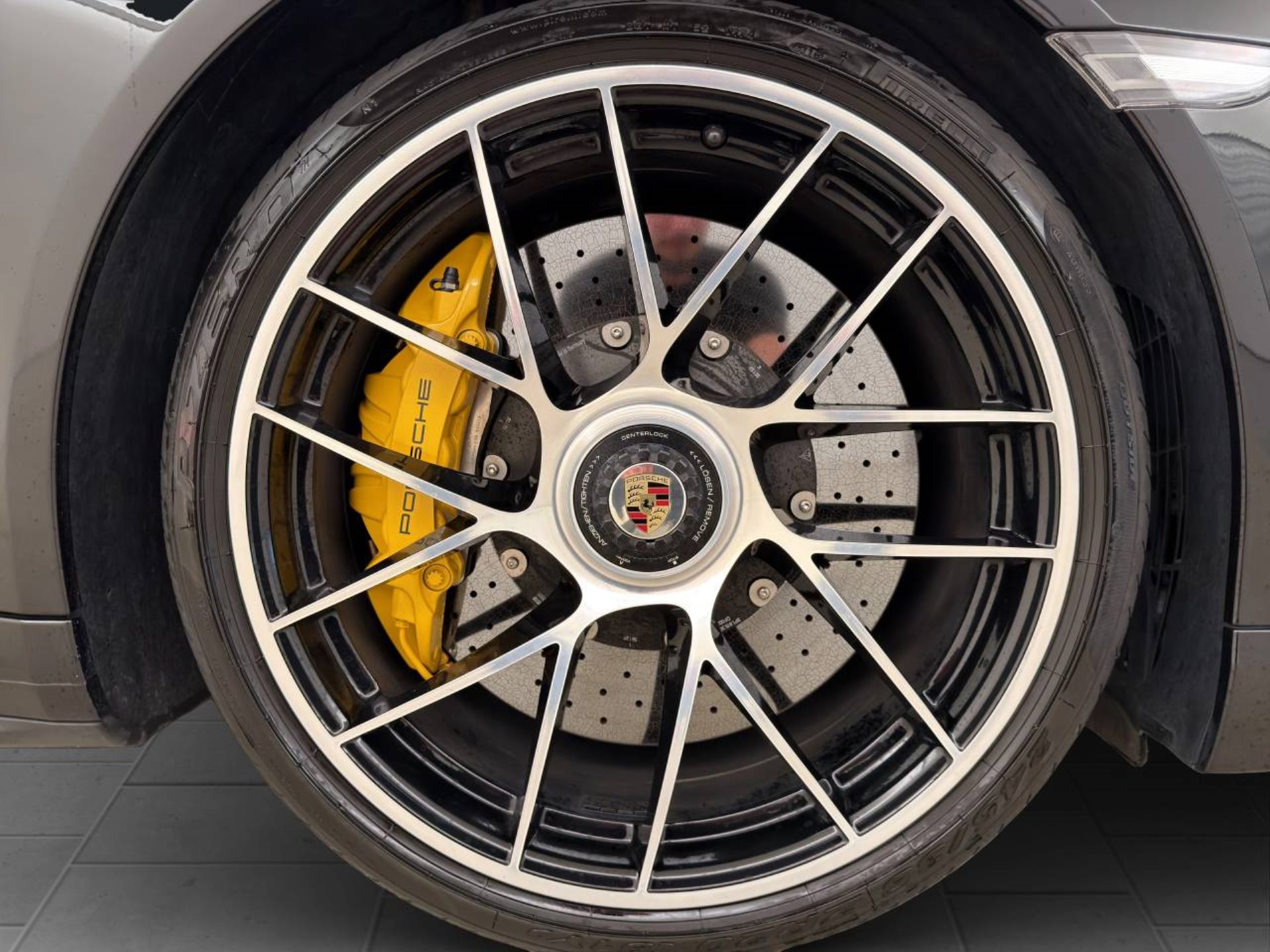 PORSCHE 911 Turbo S-image-11