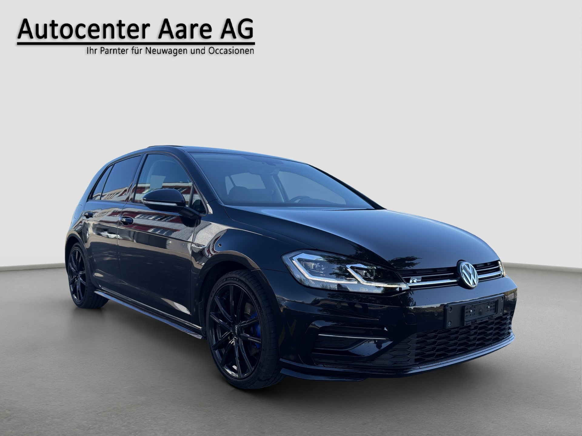 VW Golf 2.0 TDI Highline 4Motion R-LINE-image-0