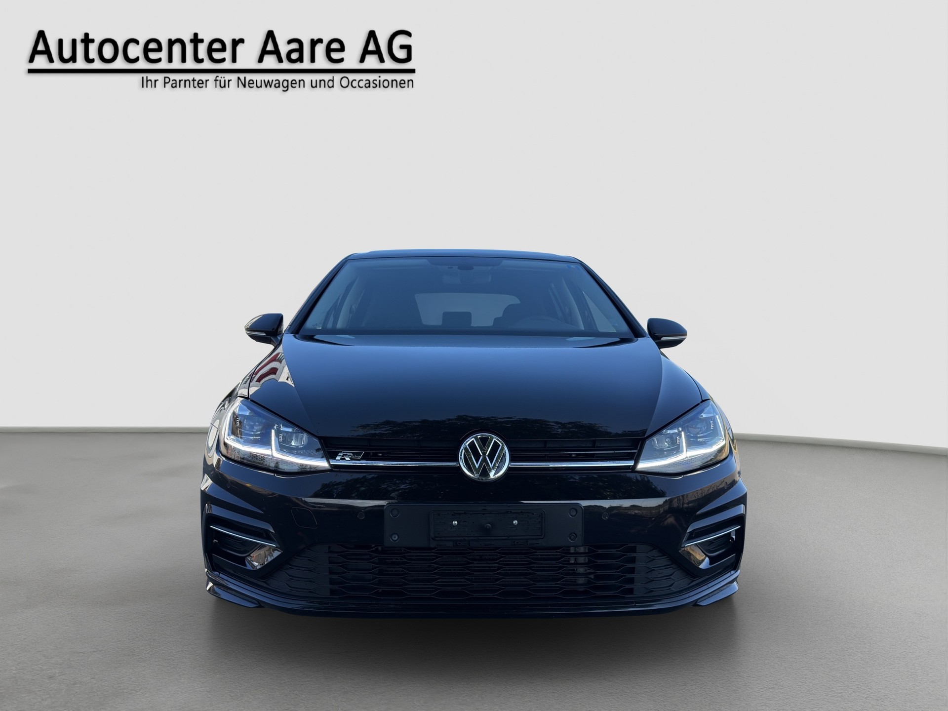 VW Golf 2.0 TDI Highline 4Motion R-LINE-image-1