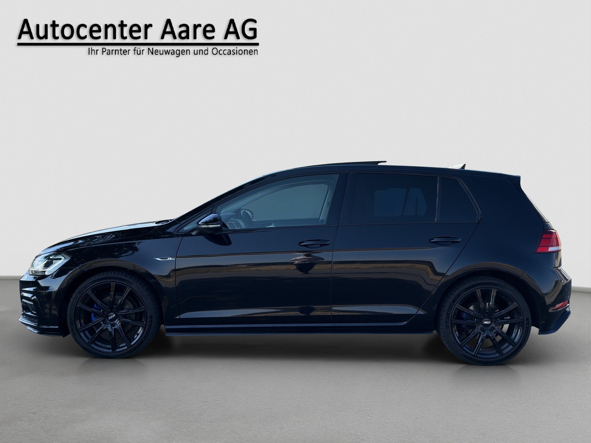 VW Golf 2.0 TDI Highline 4Motion R-LINE-image-3