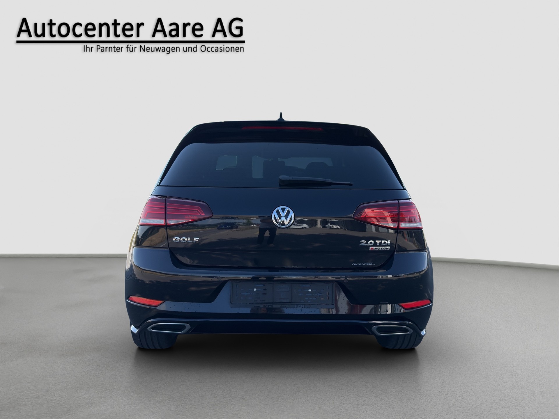 VW Golf 2.0 TDI Highline 4Motion R-LINE-image-5