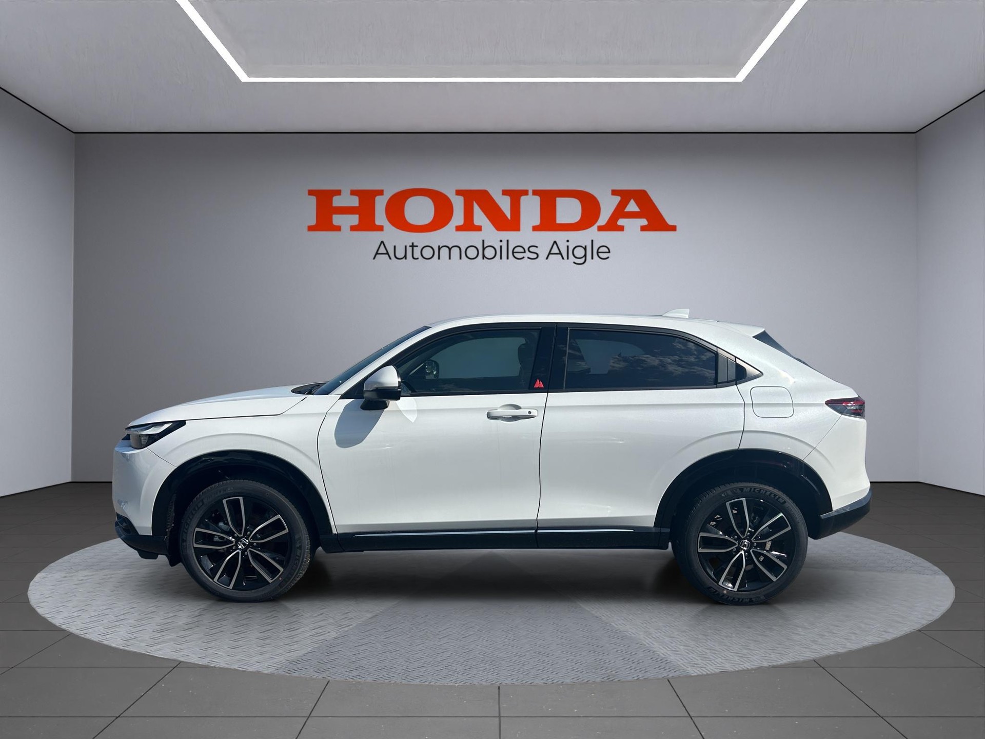 HONDA HR-V 1.5 i-MMD Advance-showroom-element-1