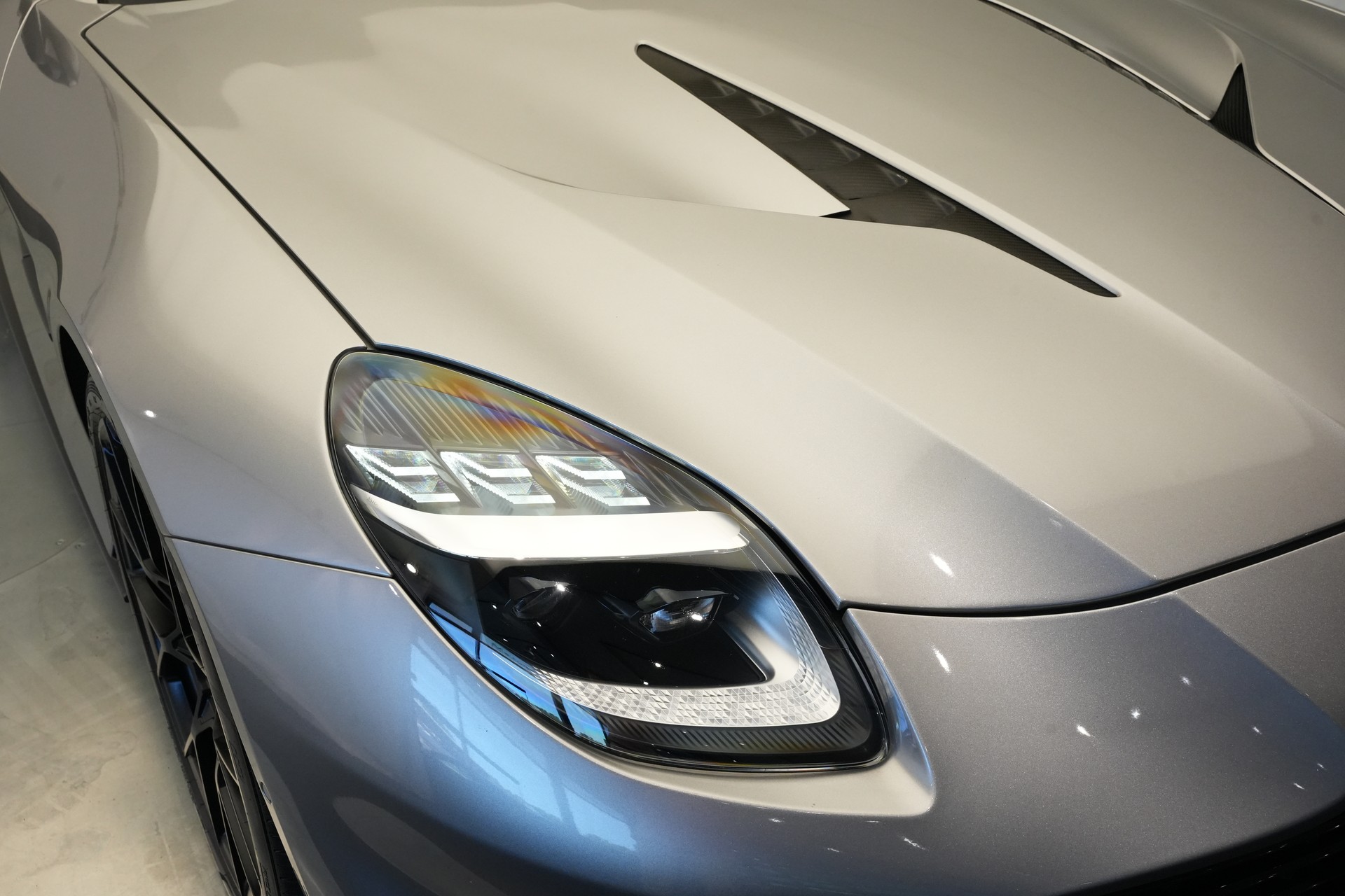 ASTON MARTIN Vanquish 5.2 V12 Bi-Turbo *Full Carbon* *Panorama* *Titanauspuff*-image-45
