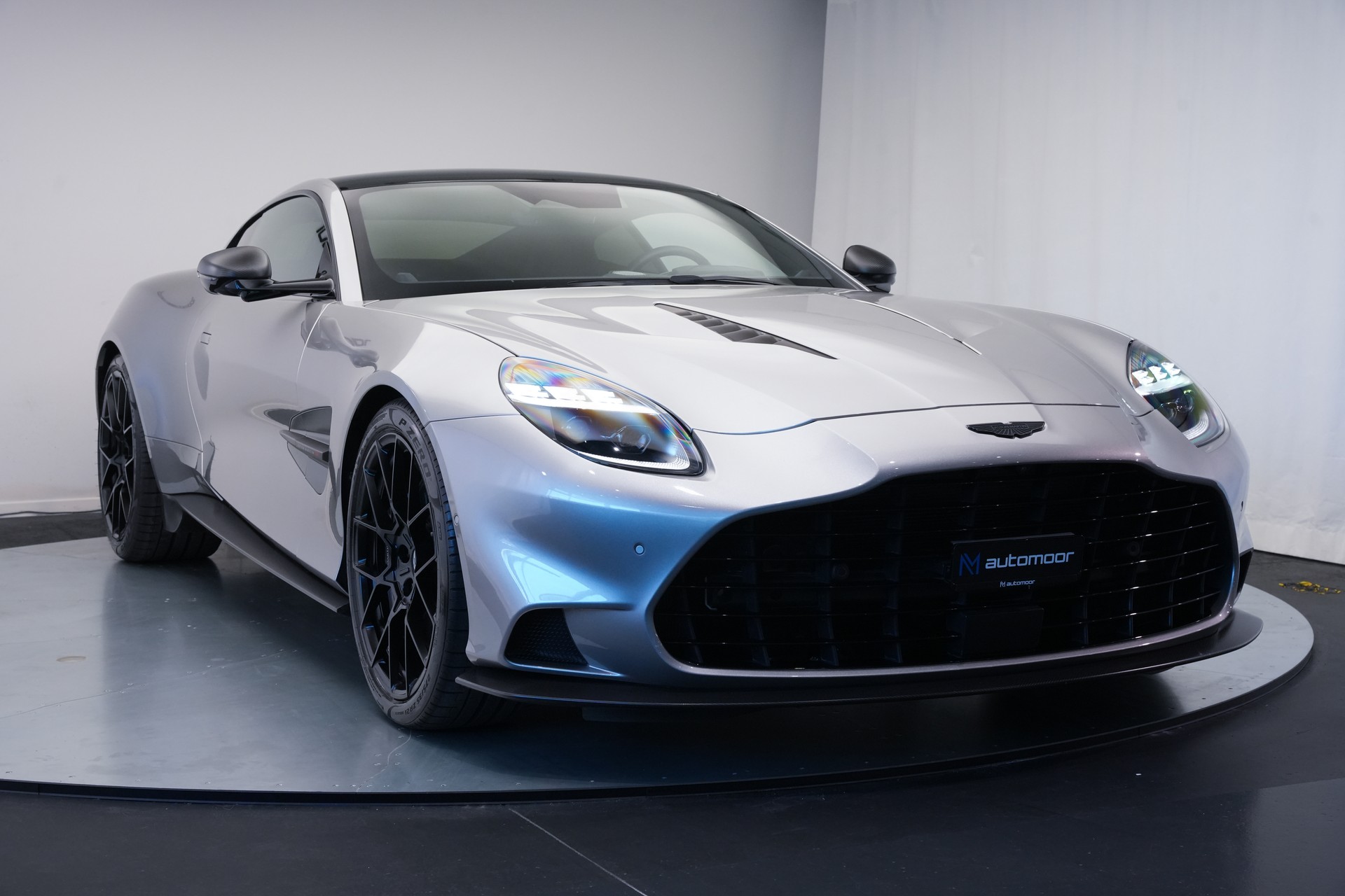 ASTON MARTIN Vanquish 5.2 V12 Bi-Turbo *Full Carbon* *Panorama* *Titanauspuff*-image-44