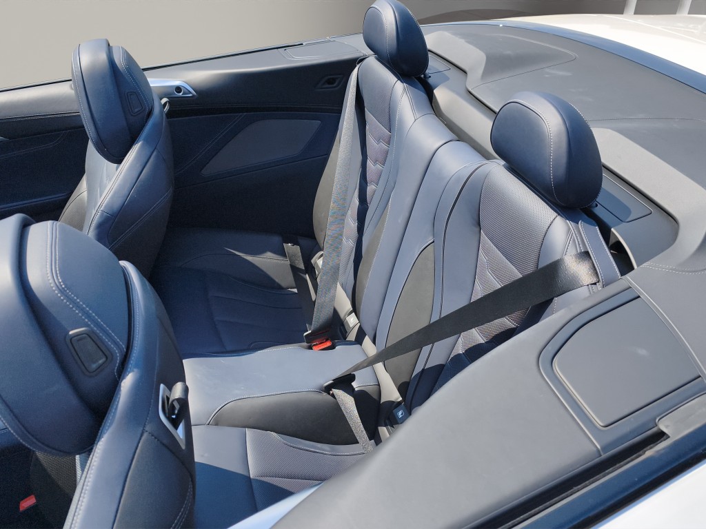 BMW M850i xDrive Cabriolet-image-7