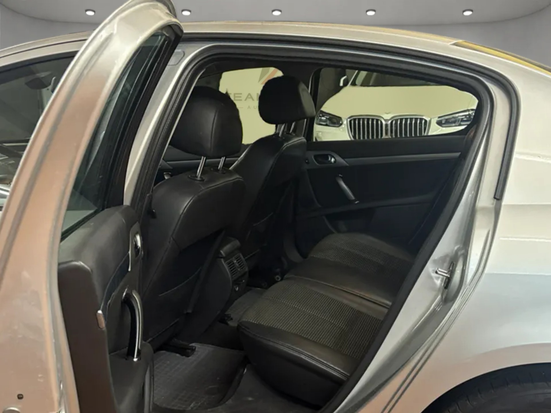 PEUGEOT 407 2.2 ST Executive-image-11